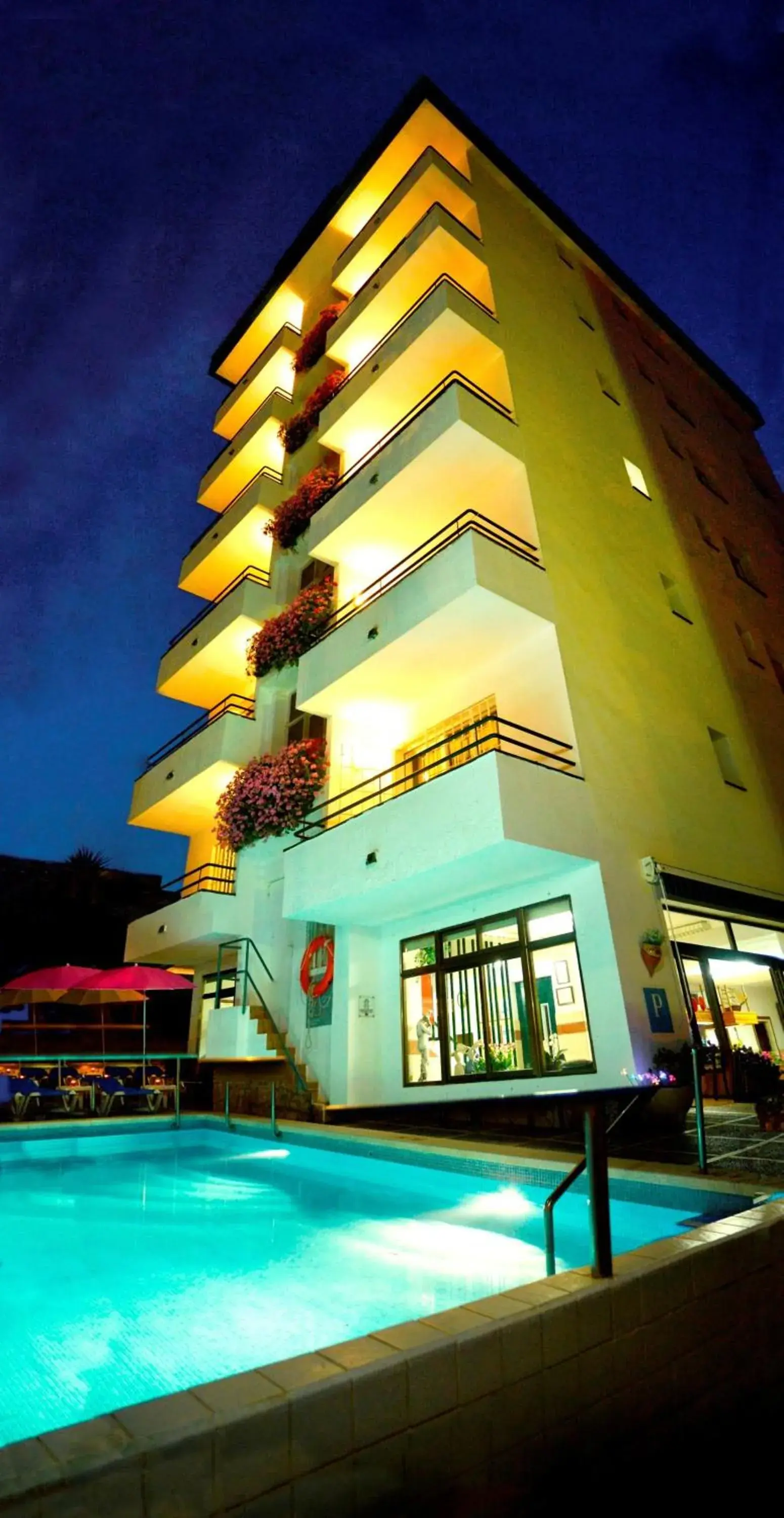 Facade/entrance in Hostal Magnolia Facade/entrance in Hostal Magnolia