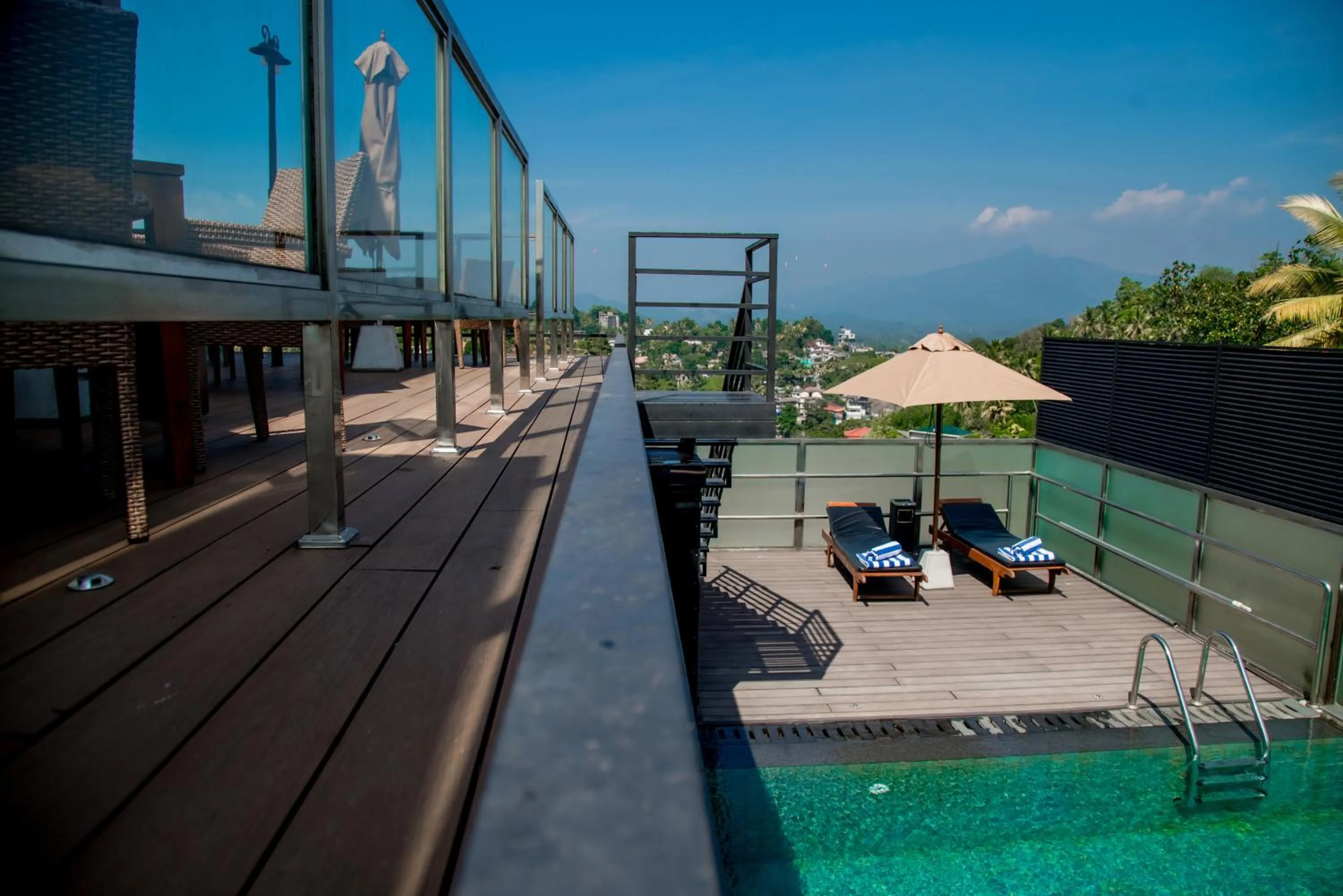 Swimming pool in Lavendish Hills Kandy