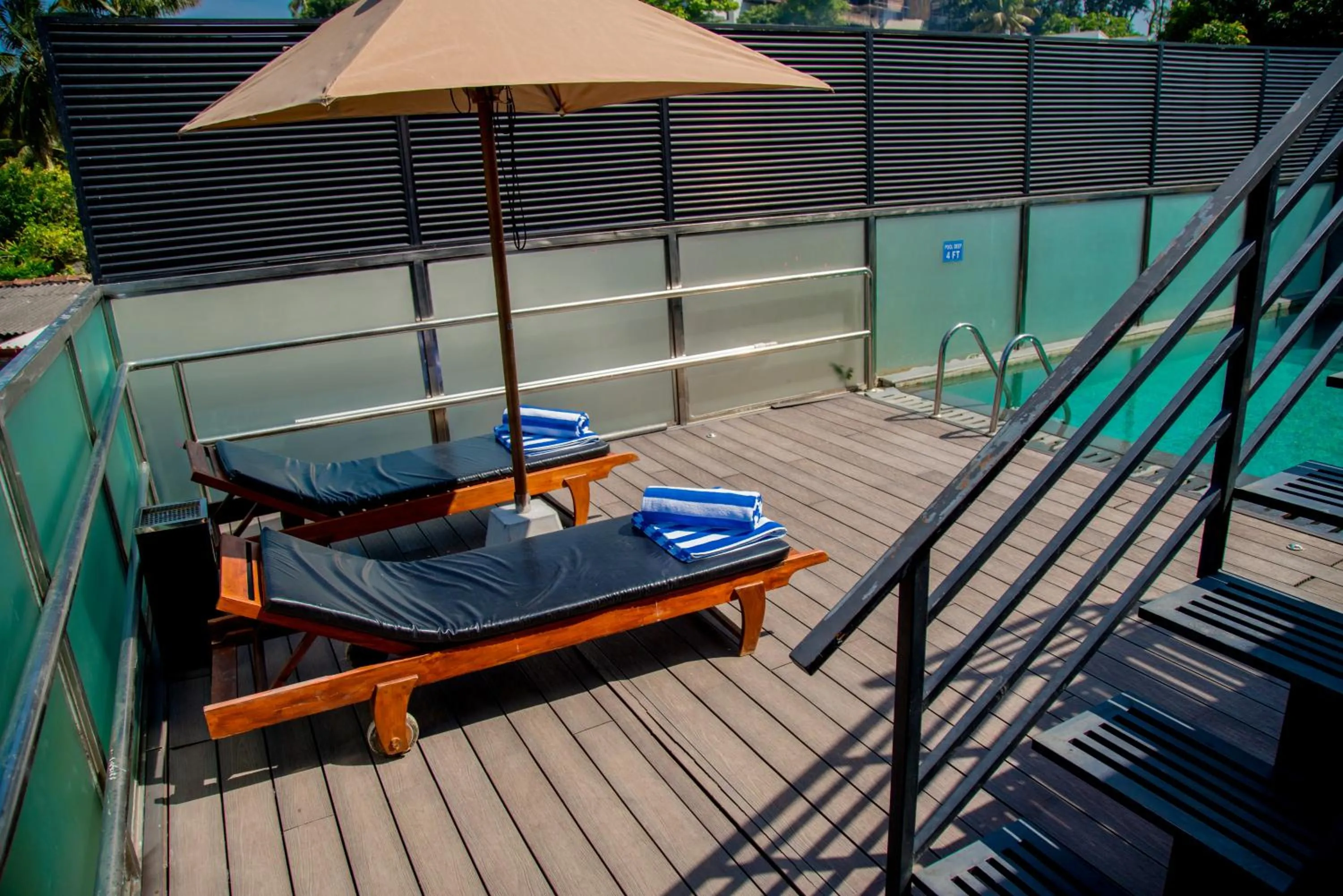 Swimming pool in Lavendish Hills Kandy