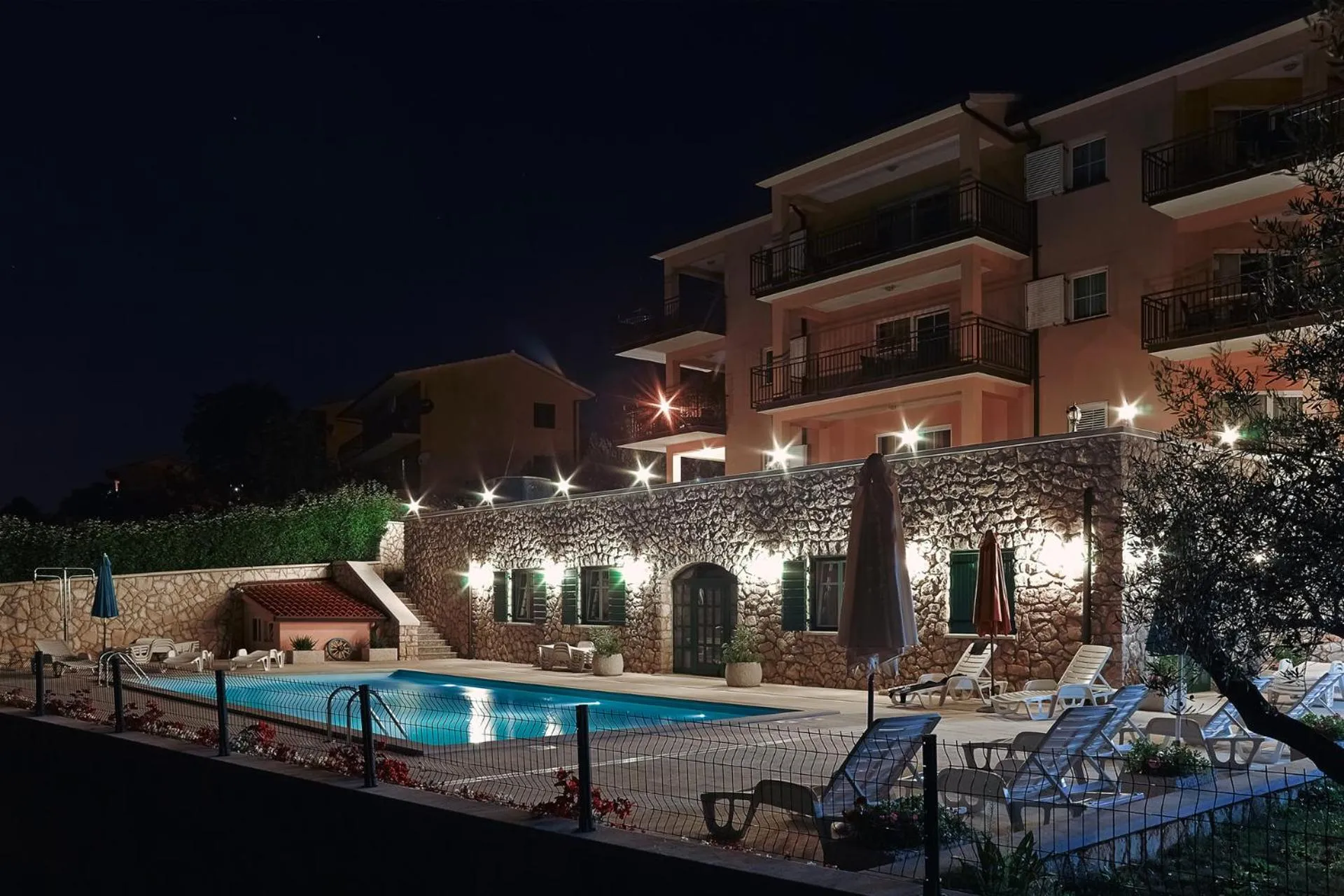 Night in Apartments Villa Venera