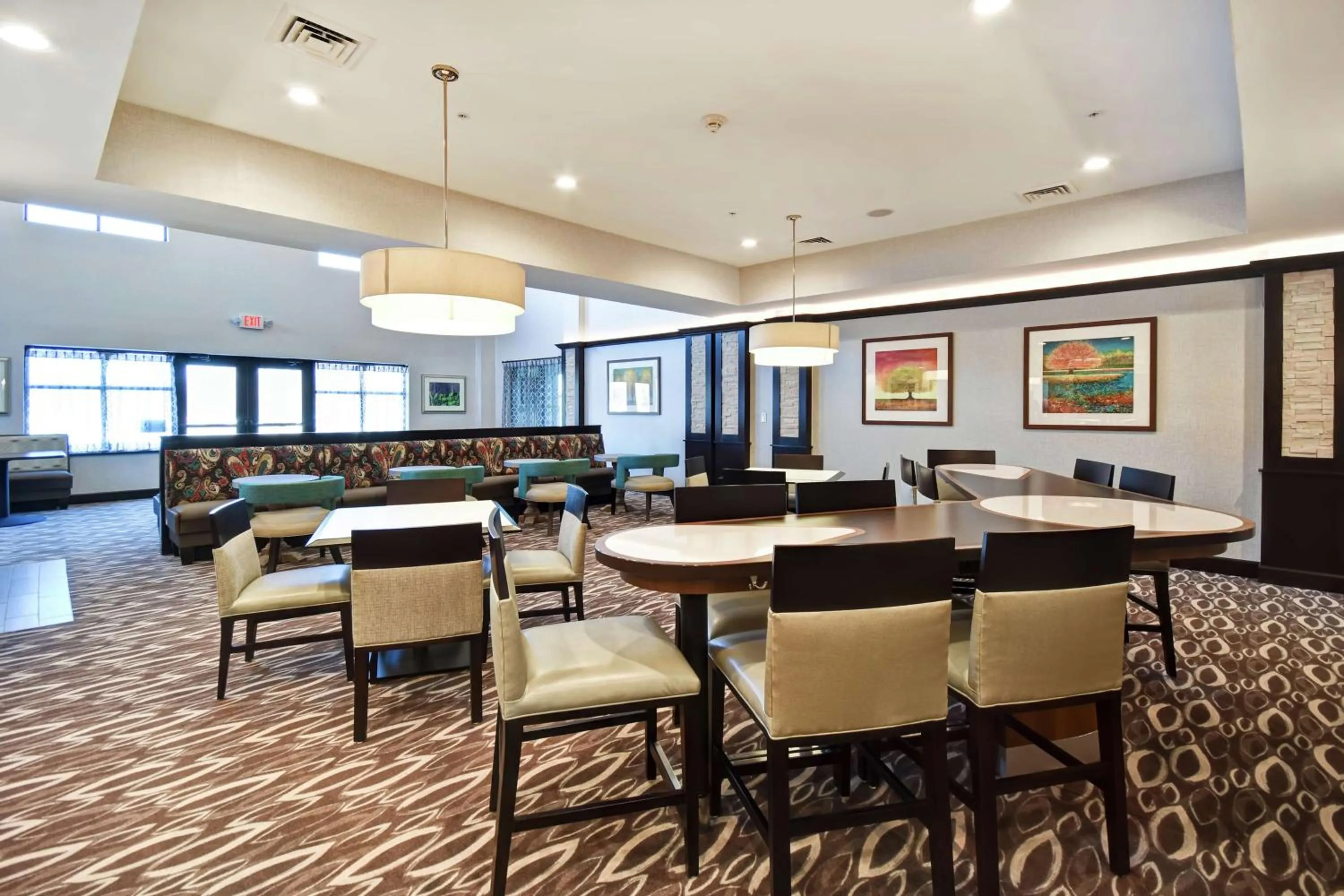 Dining area in Homewood Suites by Hilton Novi Detroit