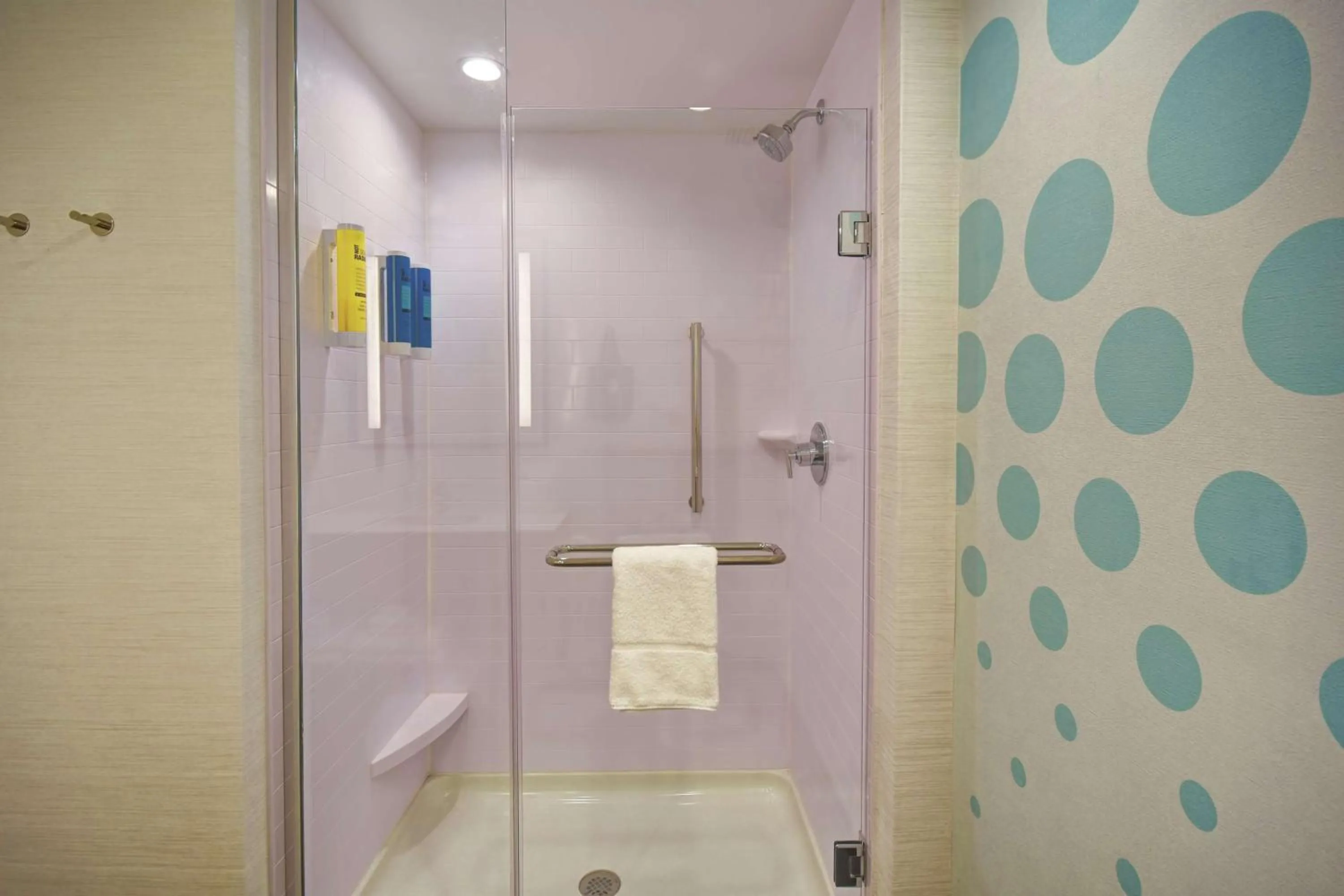 Bathroom in Tru By Hilton Sterling Heights Detroit