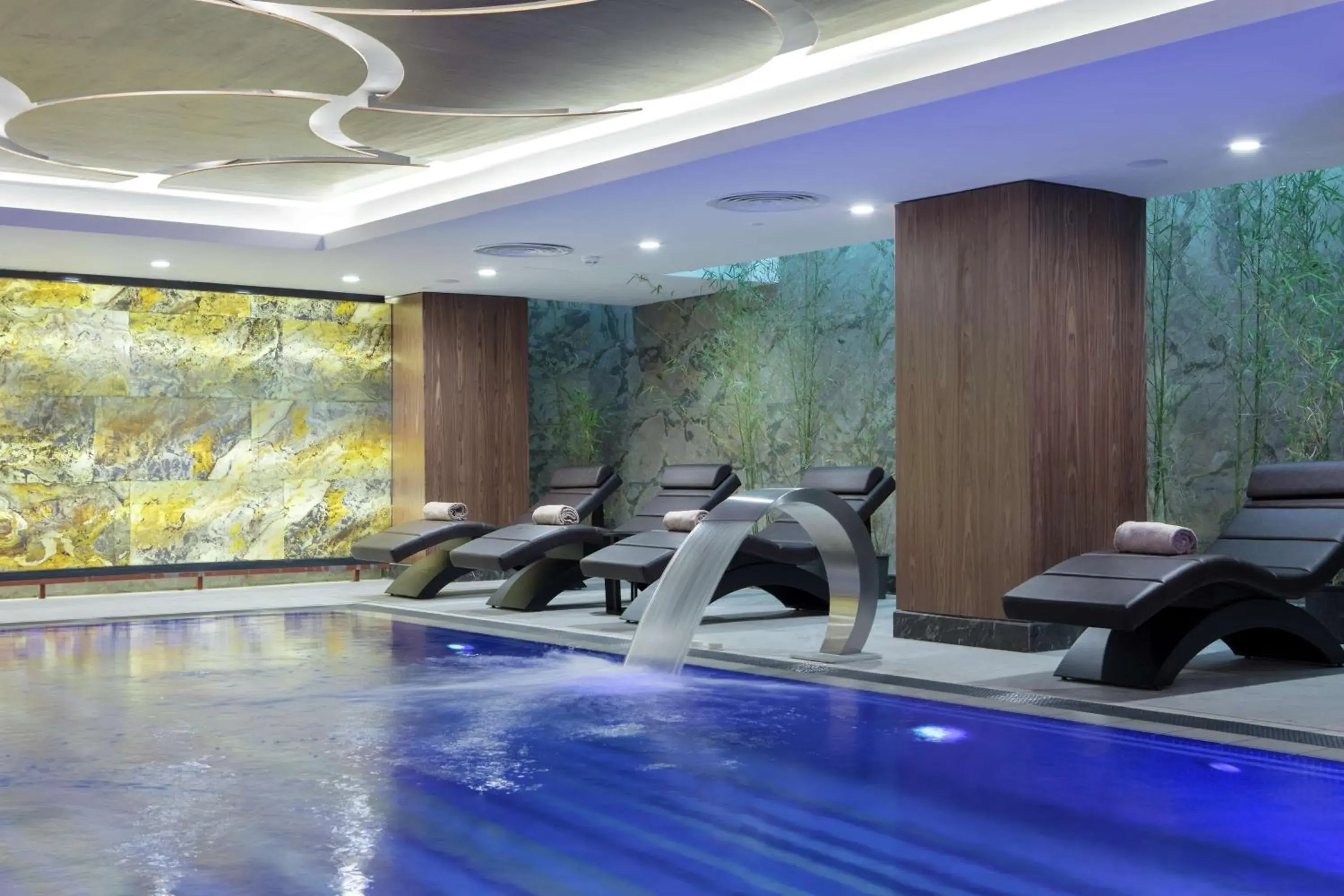 Pool view in Hilton Garden Inn Yalova Pool view in Hilton Garden Inn Yalova