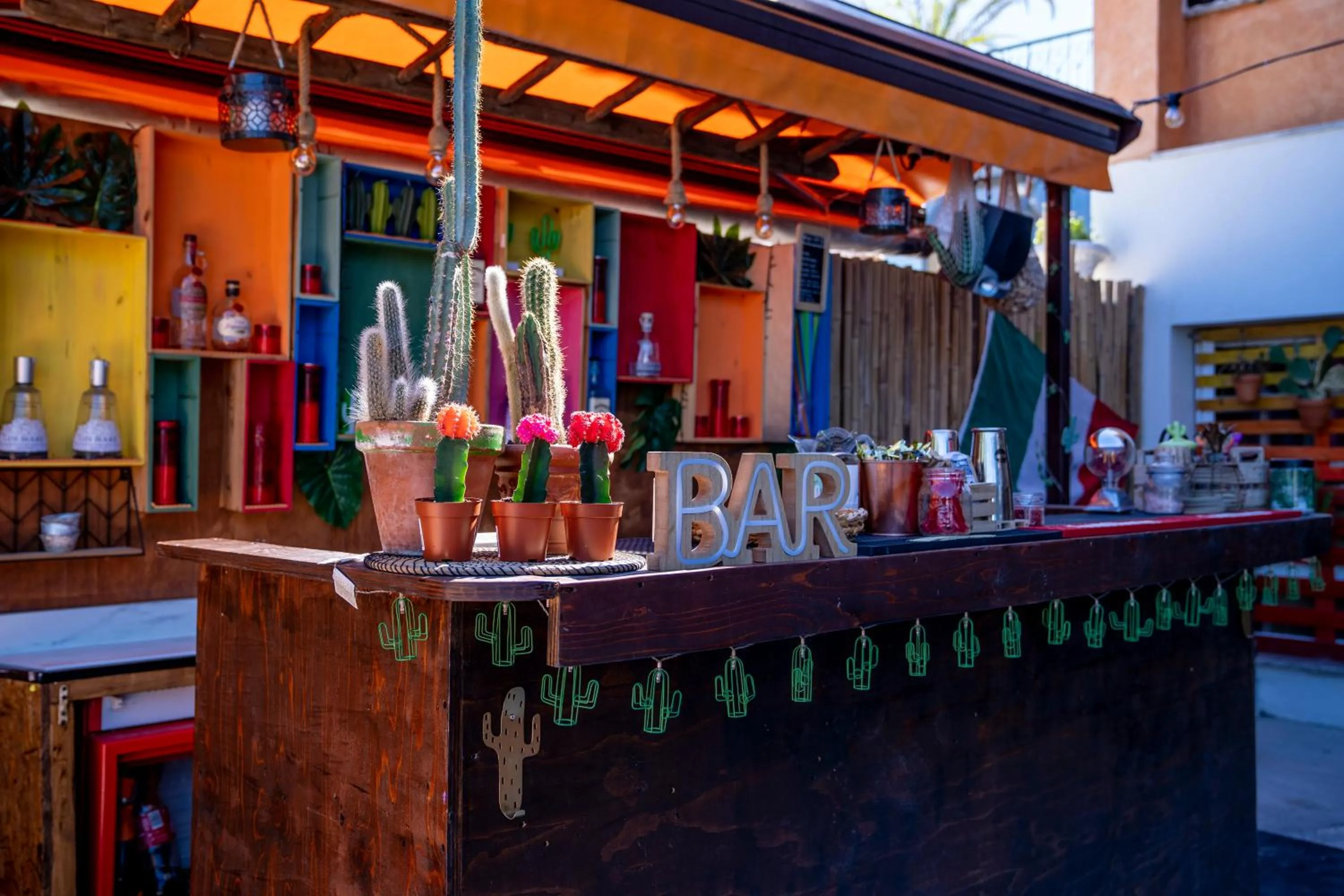 Patio in Hotel Giorgetti Orange