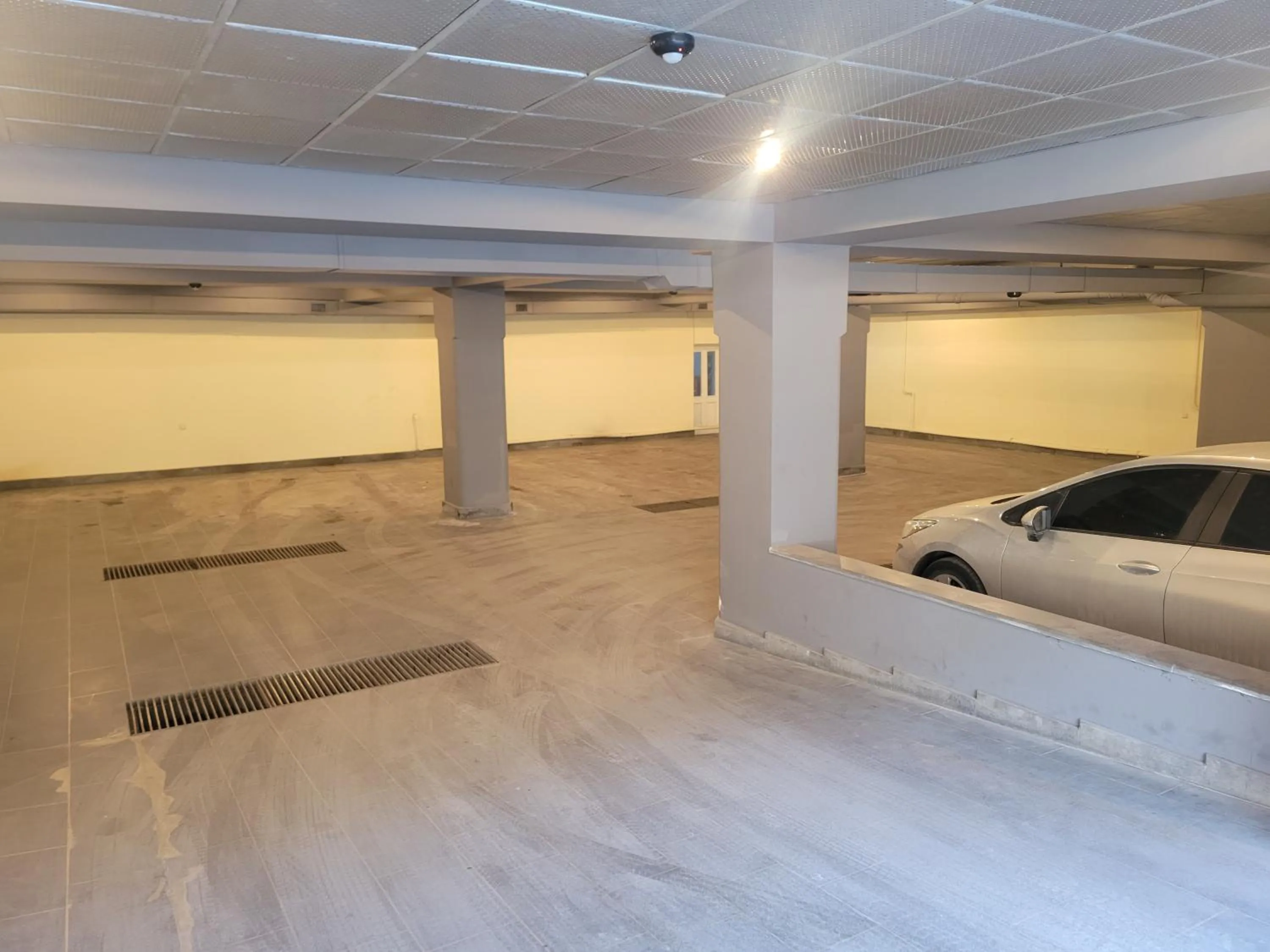 Parking in Araks Hotel Complex