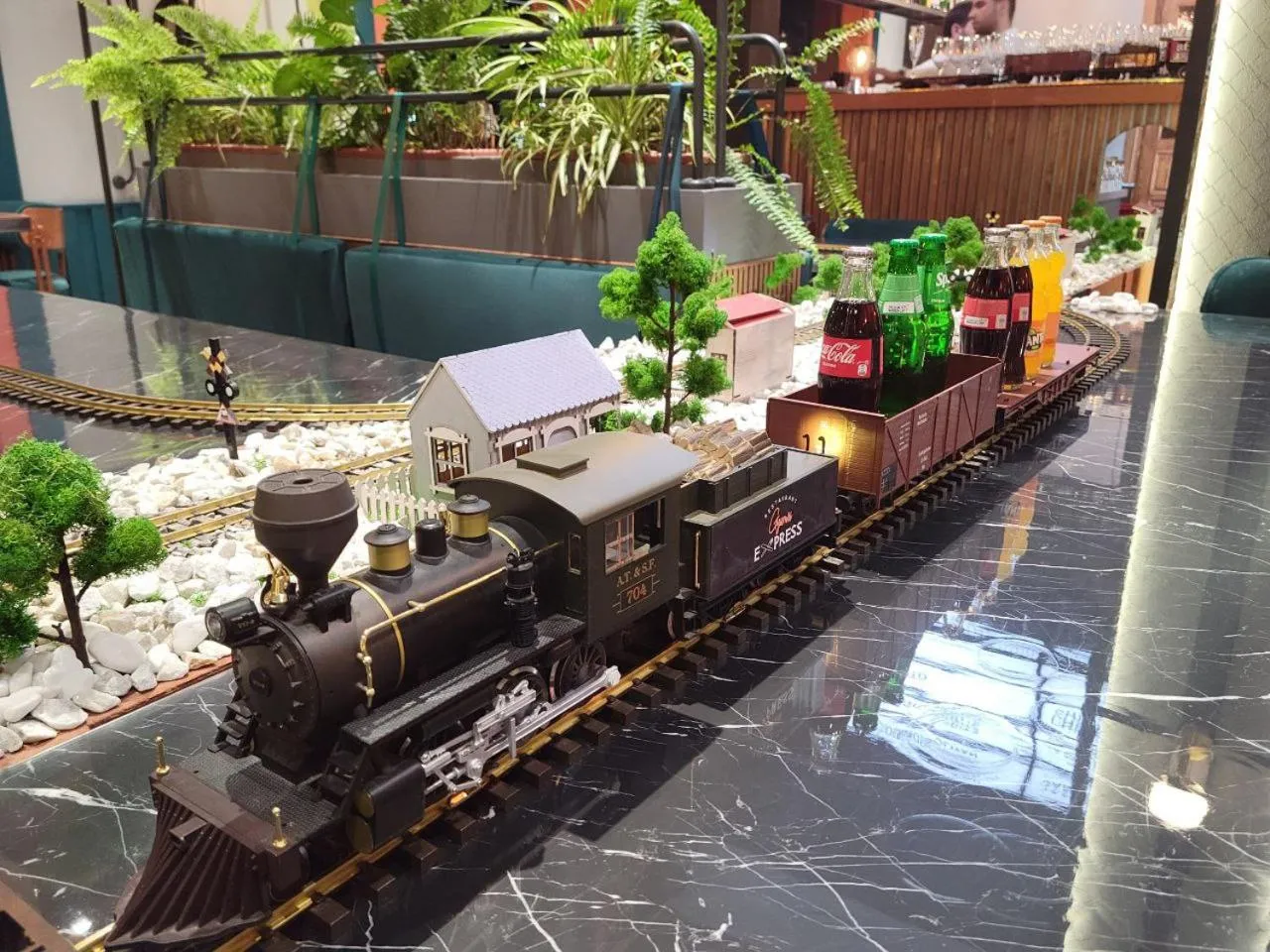 Restaurant/places to eat in Araks Hotel Complex