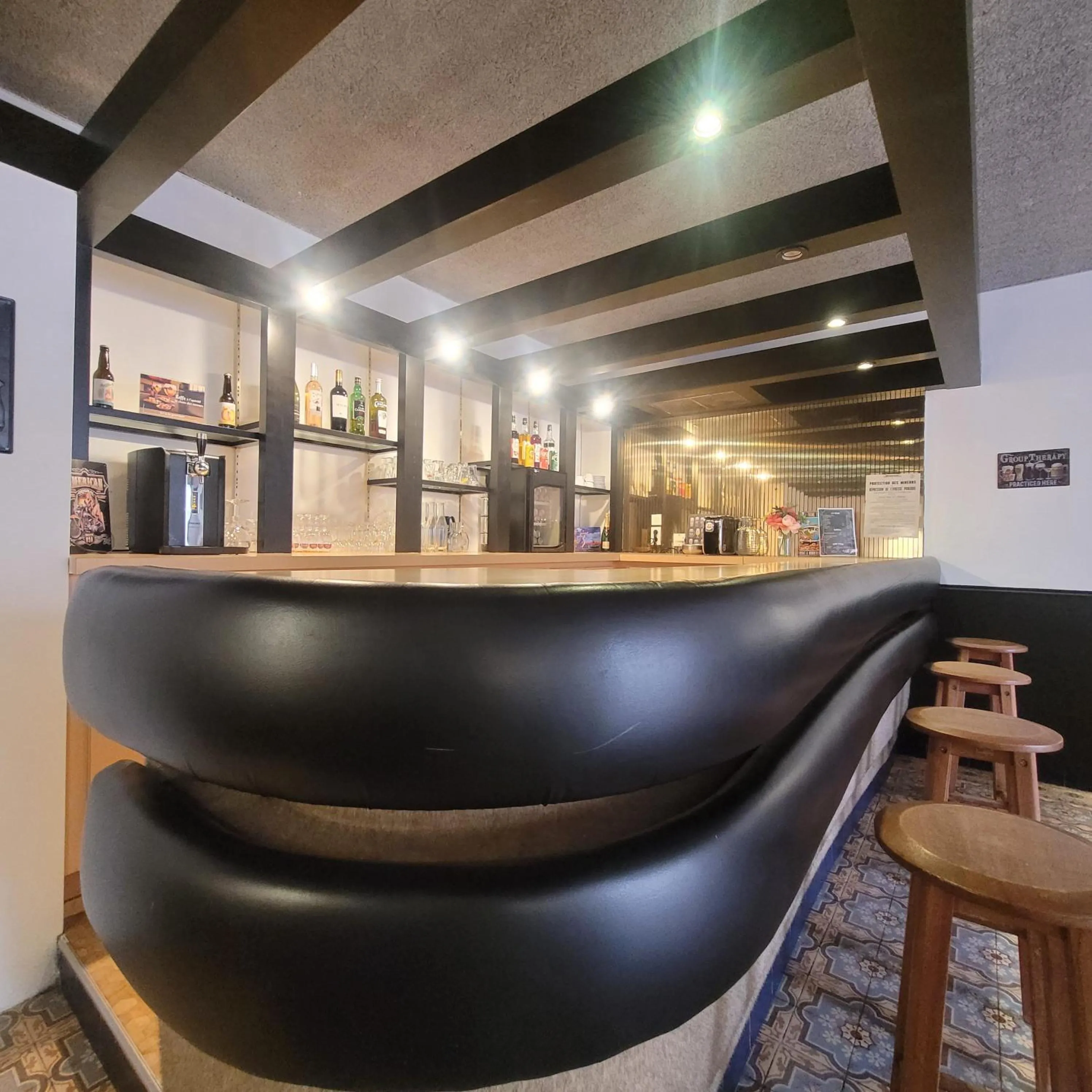 Lounge or bar in The Originals Access, Hôtel Figeac