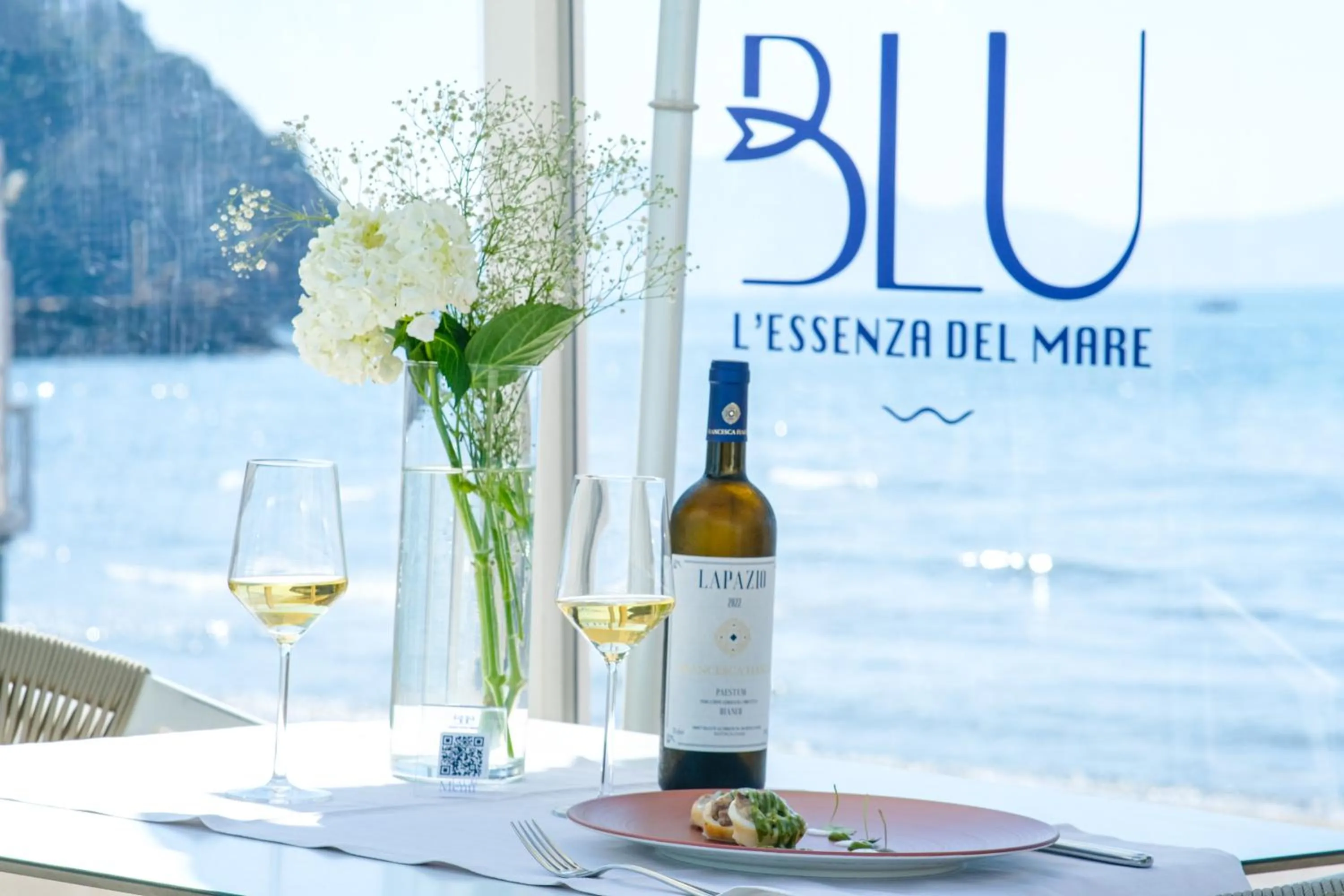 Restaurant/places to eat in Villa Aragonese Rooms