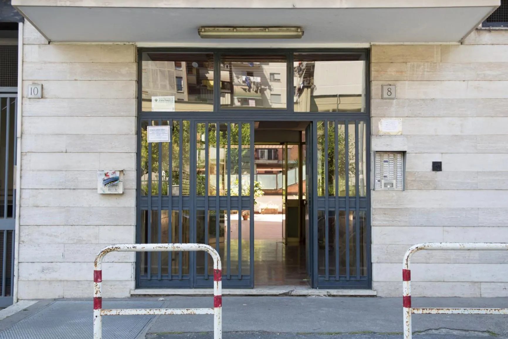 Facade/entrance in Next Stop Roma Affittacamere Da Florindo