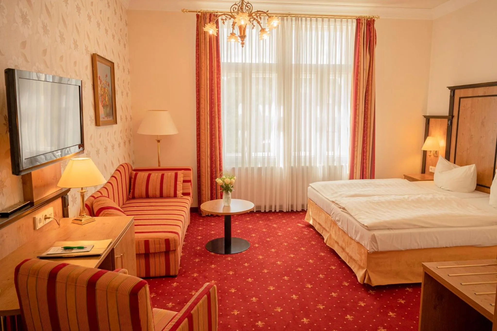 Photo of the whole room, Bed in Alte Landratsvilla Hotel Bender