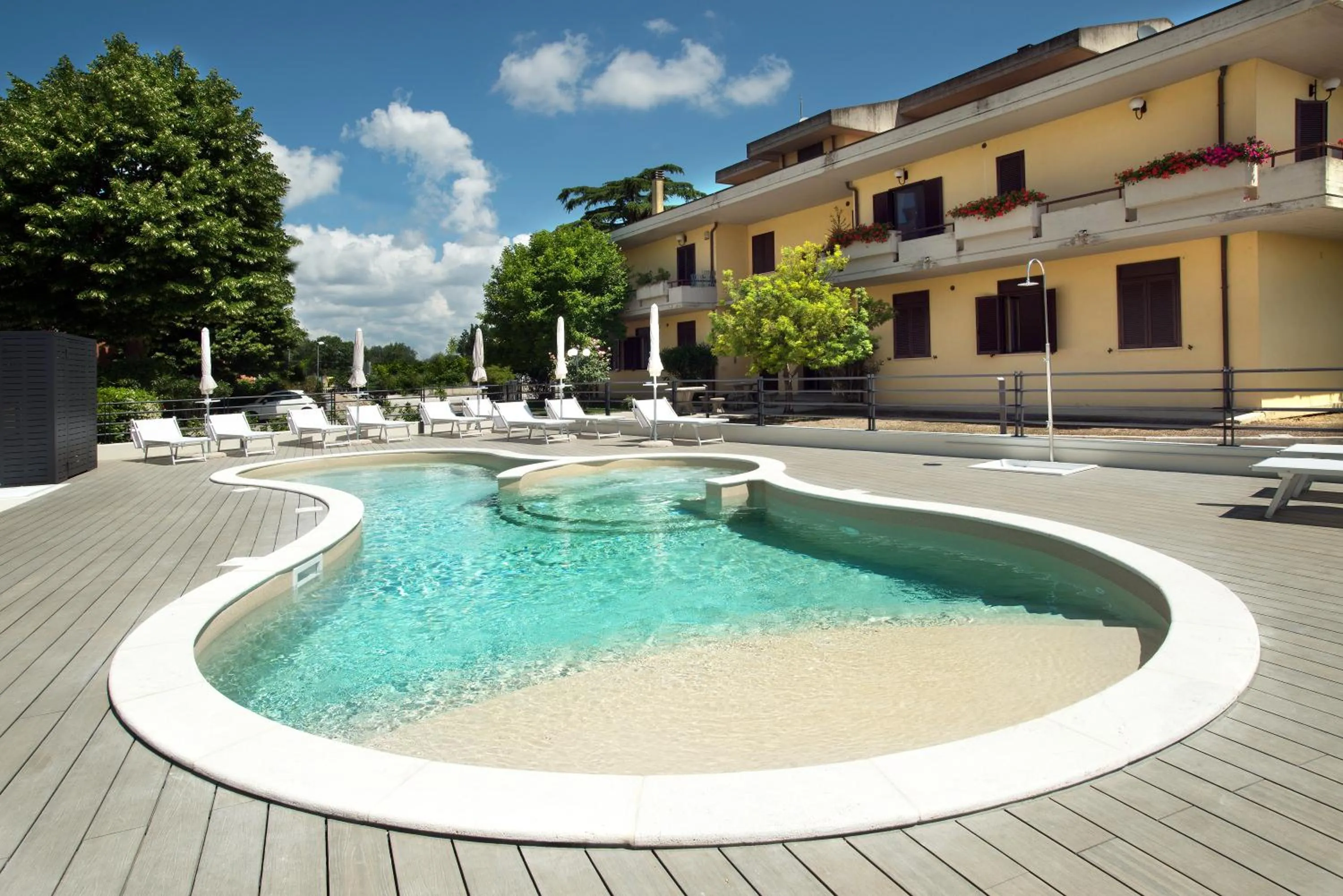 Swimming pool in Hotel Ristorante Dante