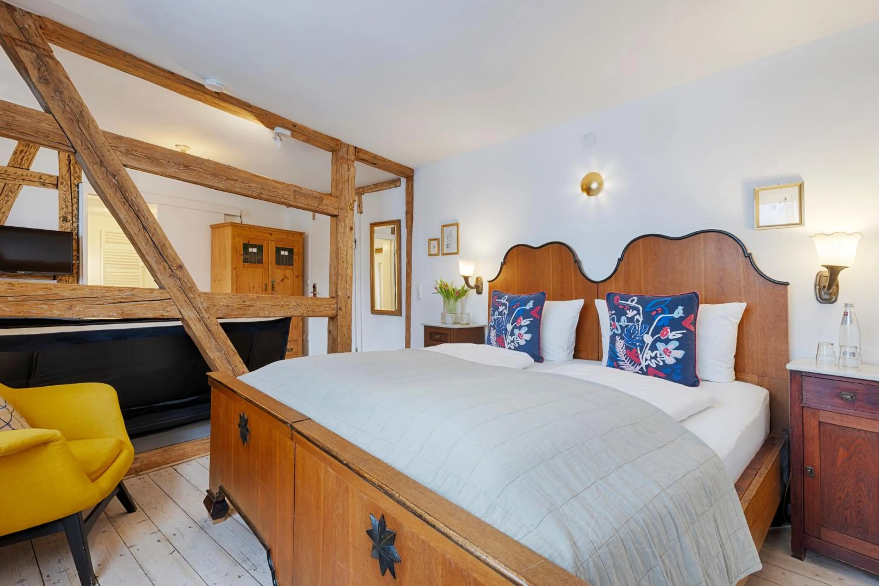 Bed in Weinhotel Oechsle & Brix