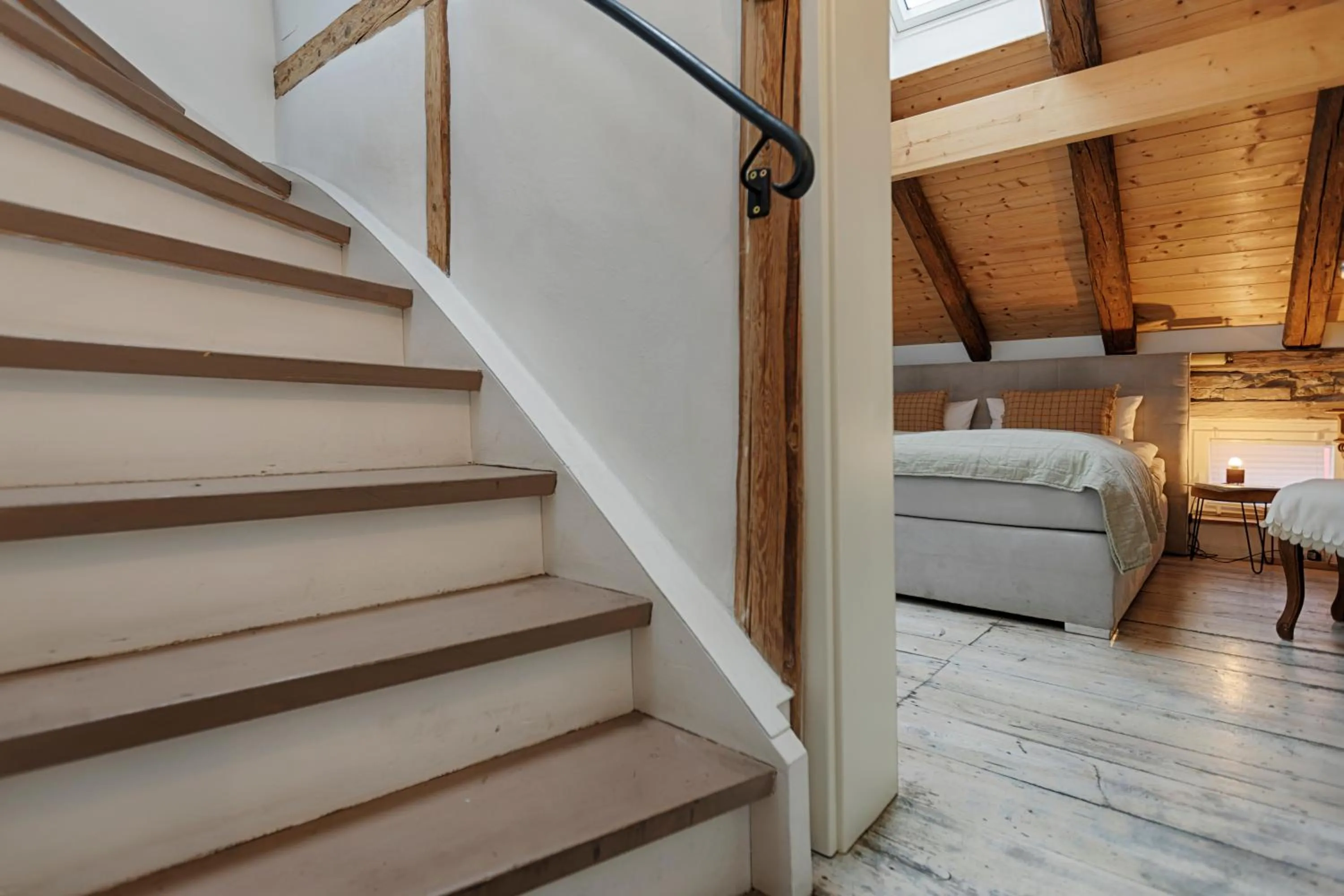 Property building, Bed in Weinhotel Oechsle & Brix