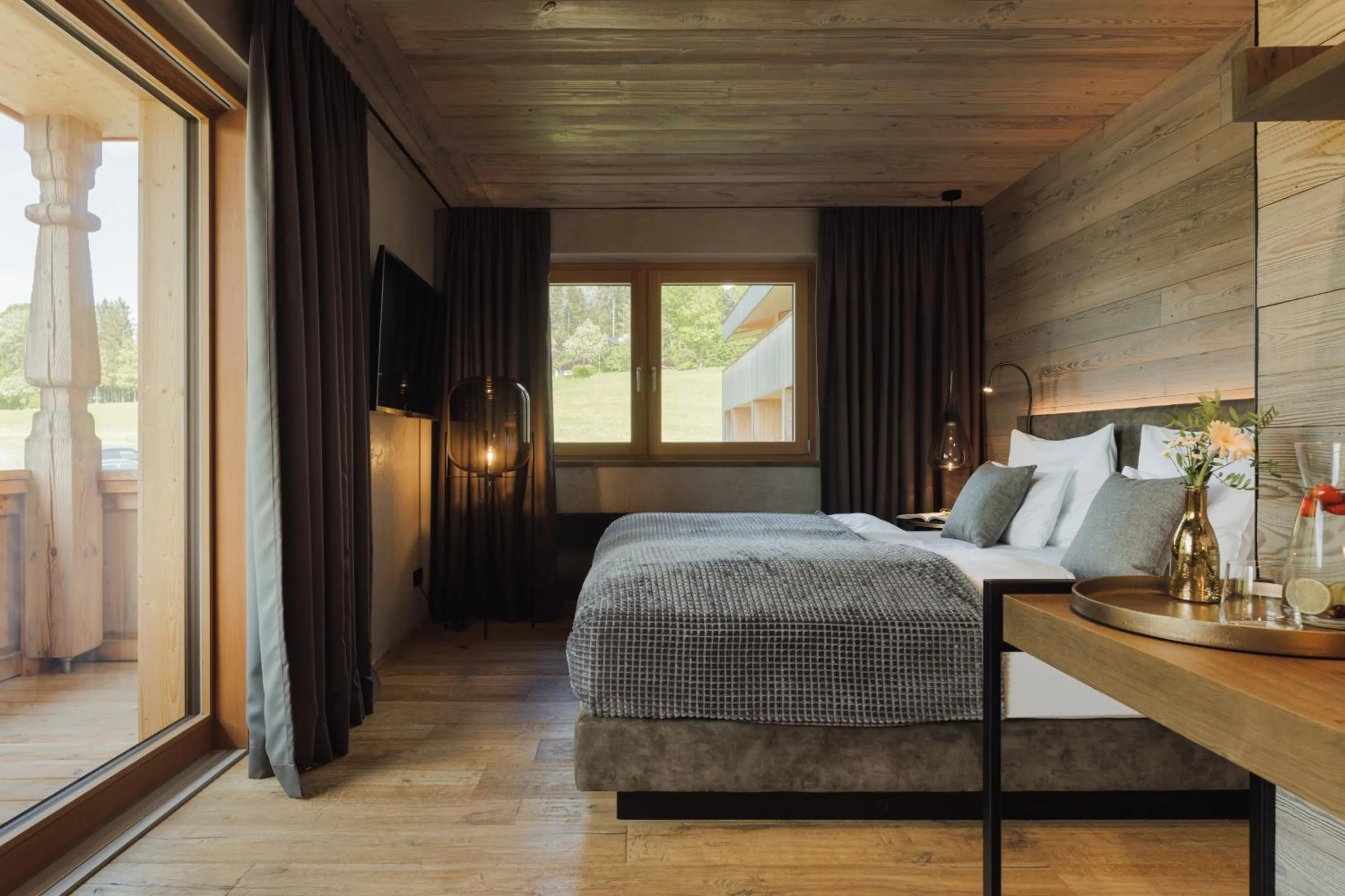 Bed in Alpenhotel Kitzbühel am Schwarzsee - 4 Sterne Superior