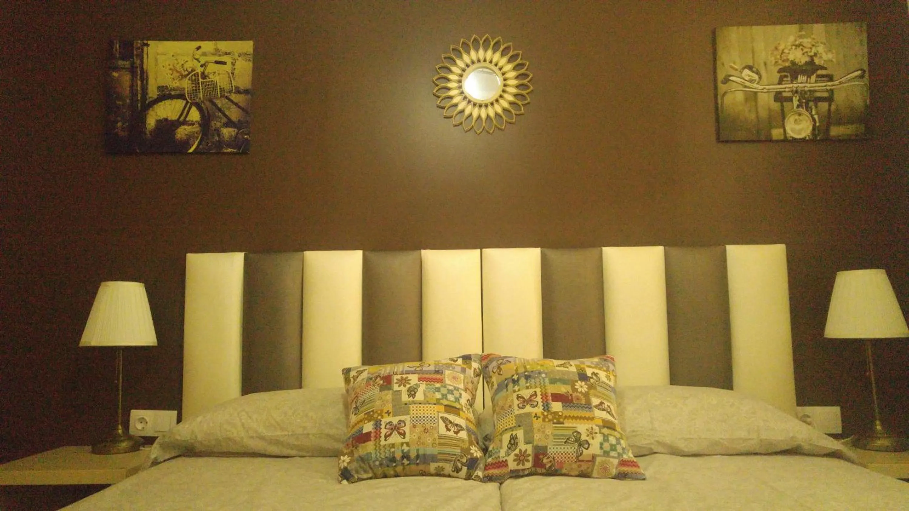 Photo of the whole room in Hospederia V Centenario