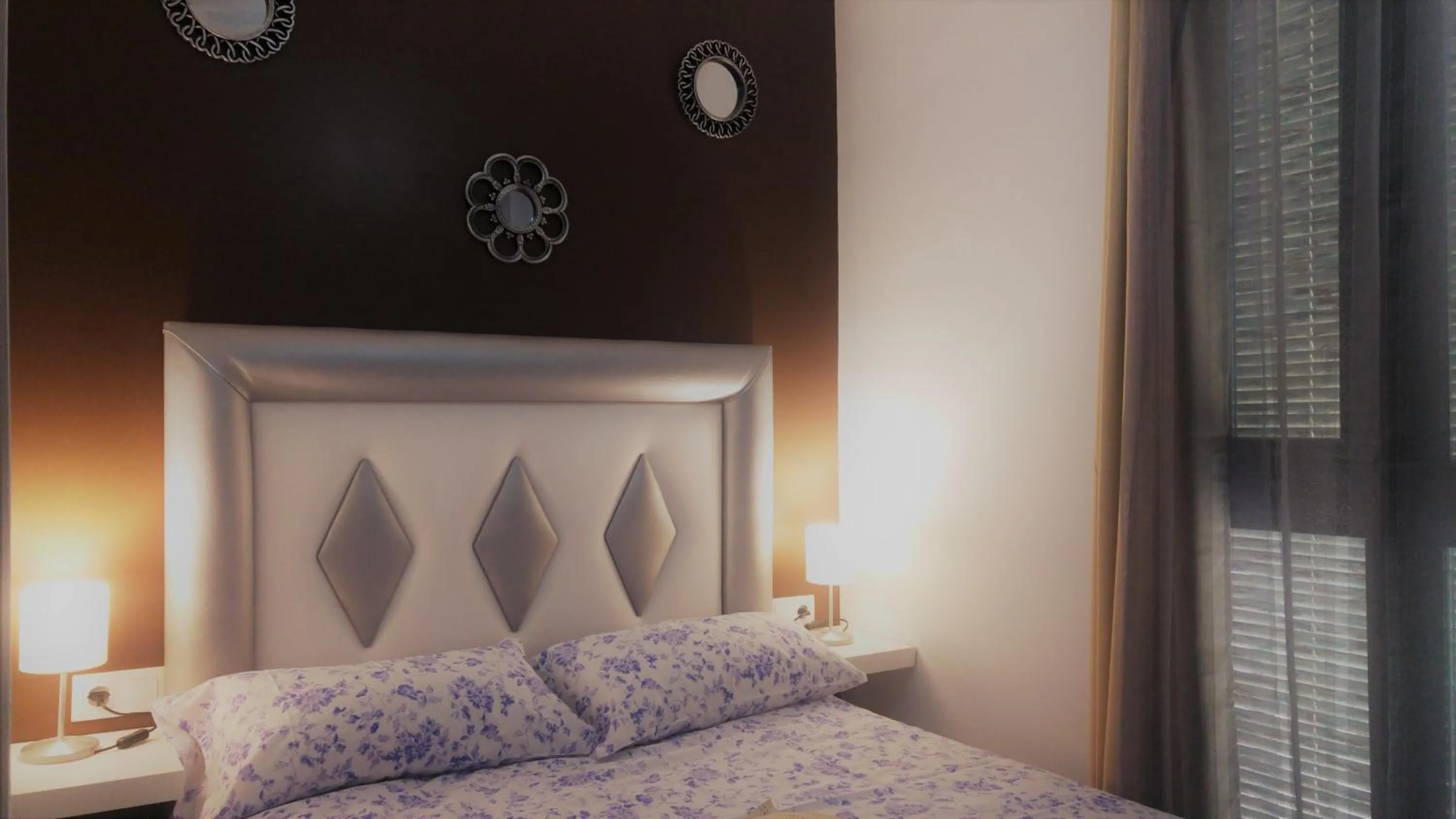 Photo of the whole room in Hospederia V Centenario