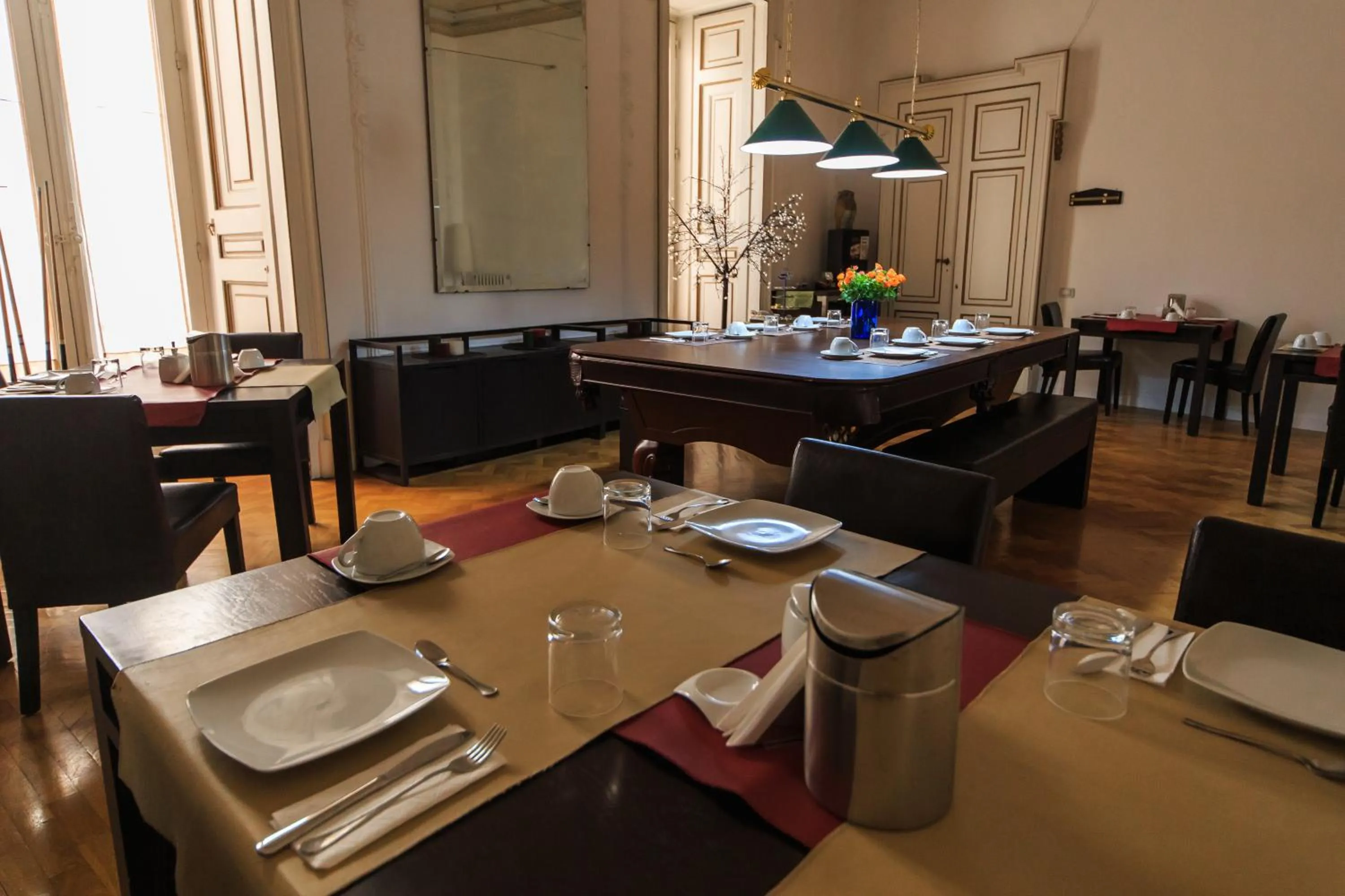 Restaurant/places to eat in Spaccanapoli Comfort Suites