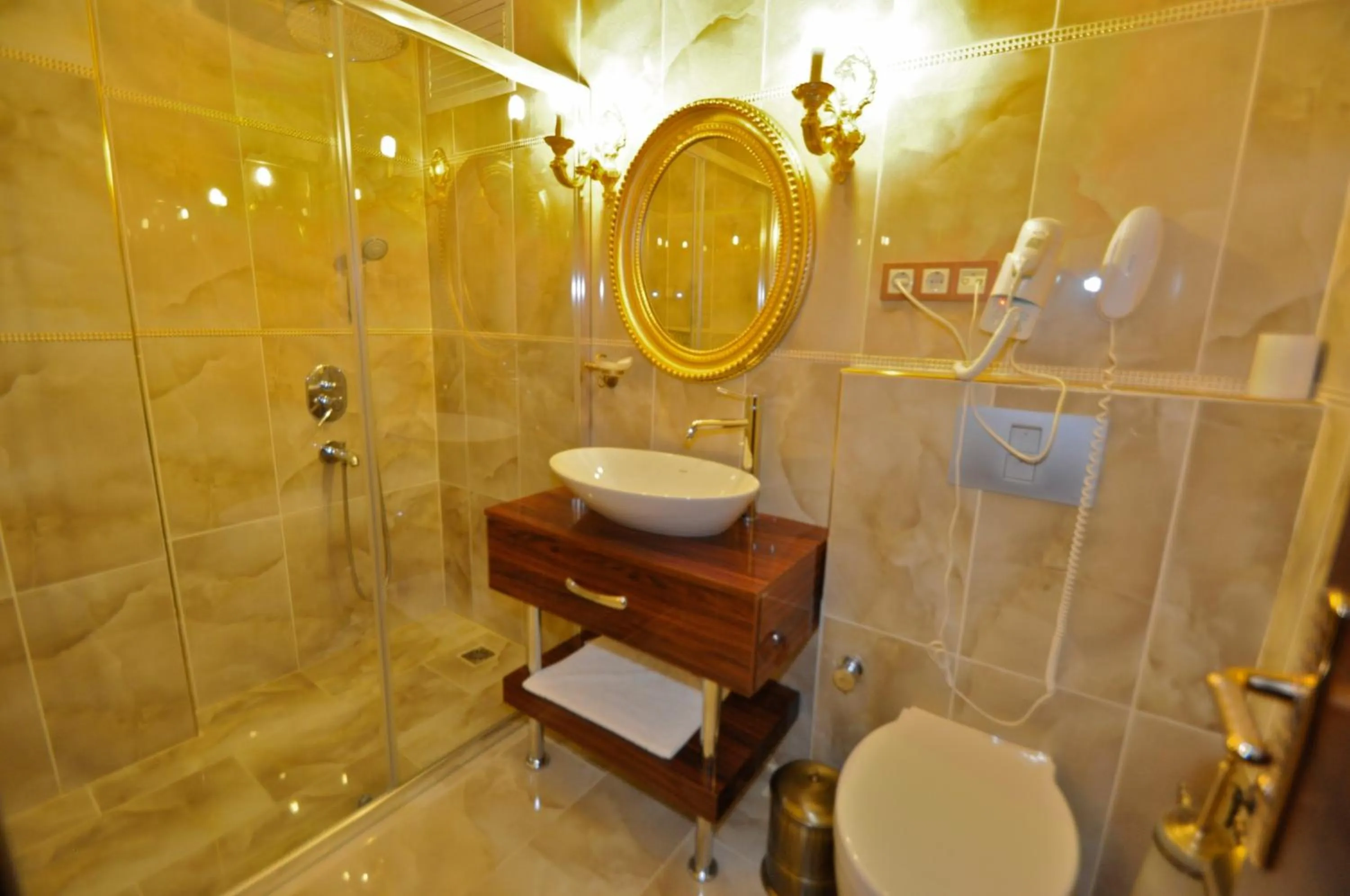 Bathroom in Salinas Istanbul Hotel