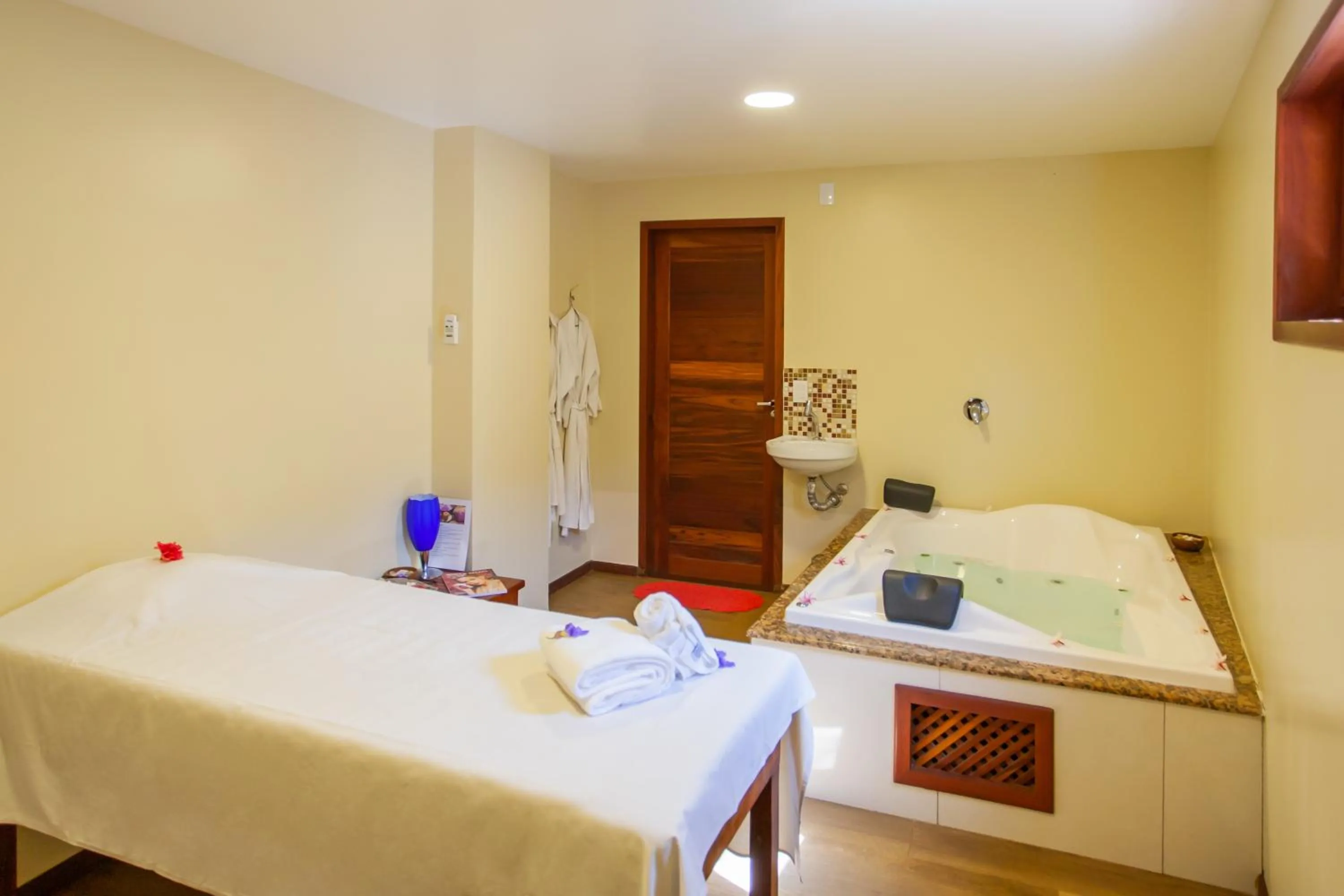 Massage, Bed in Hotel Villa Beija Flor