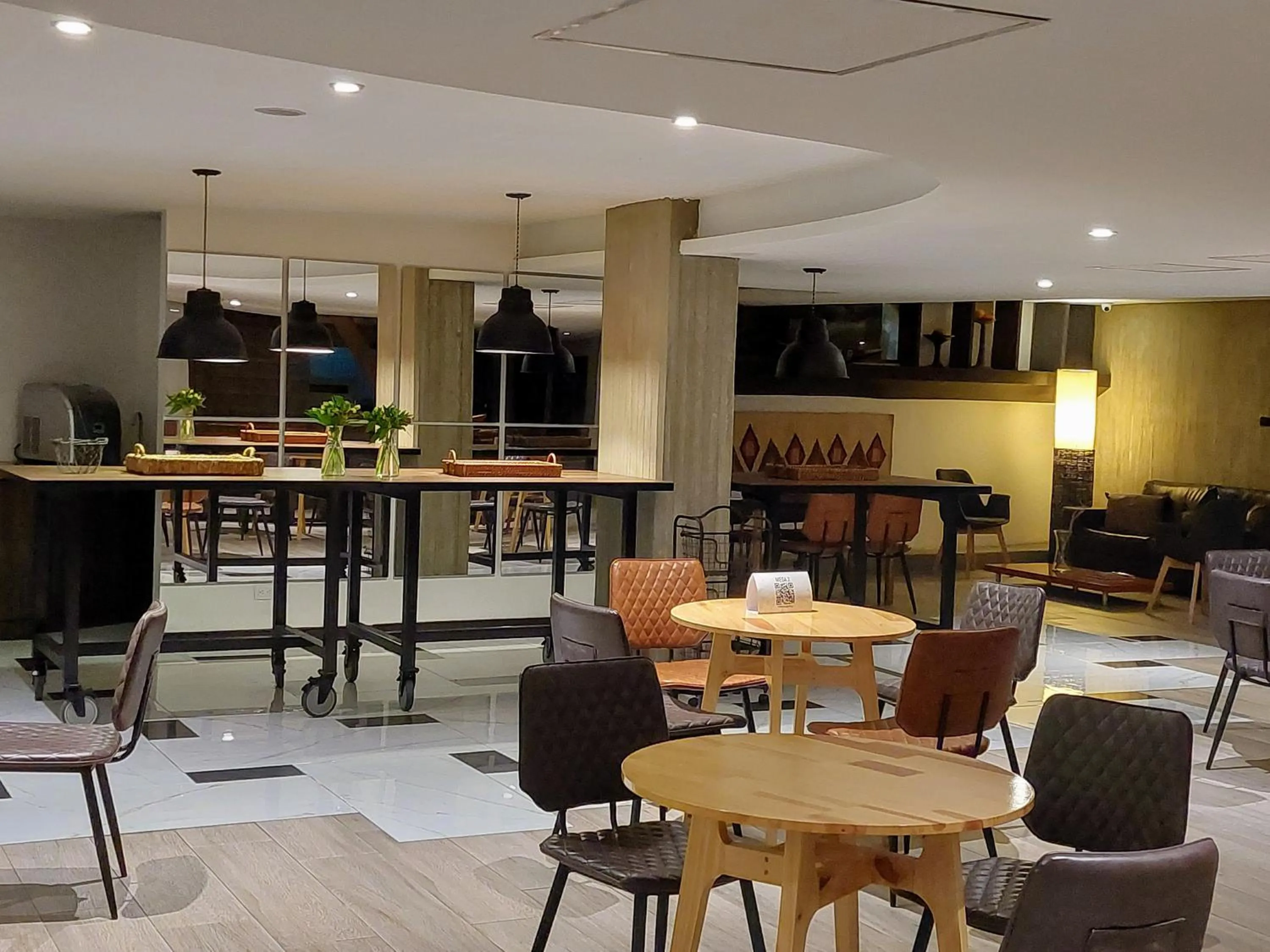 Restaurant/places to eat in Viaggio Urbano Business