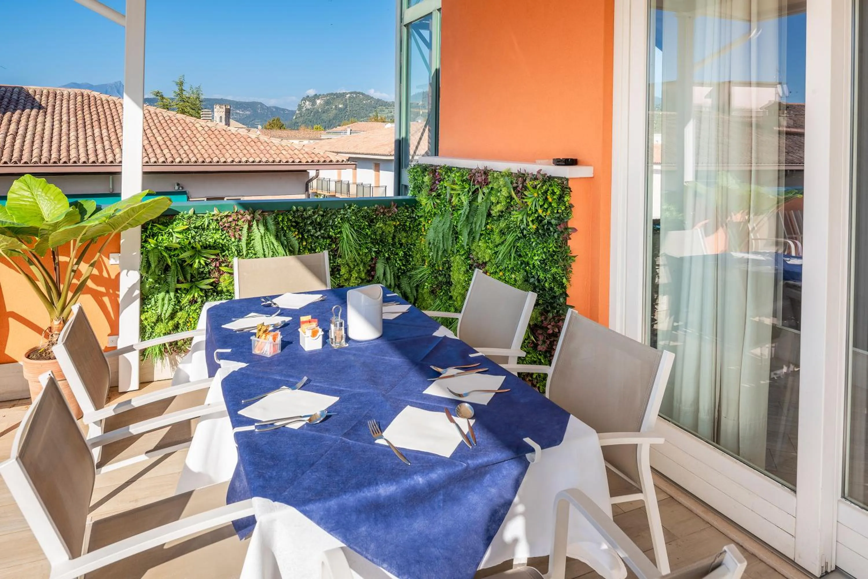 Buffet breakfast in Blue Lake Residence - Bardolino