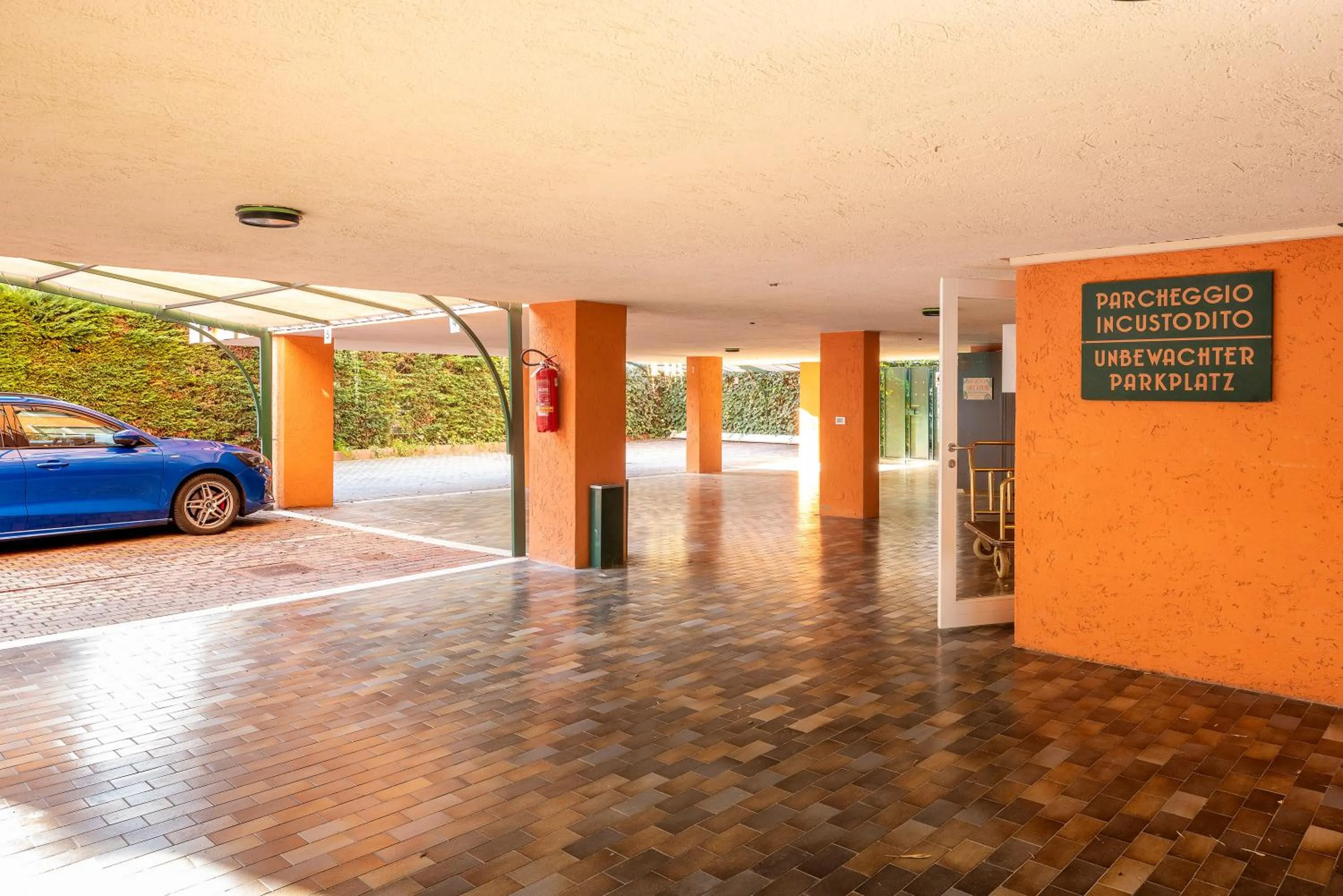 Parking in Blue Lake Residence - Bardolino