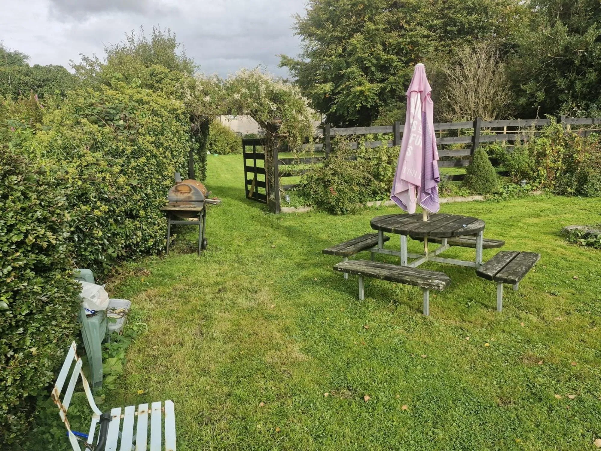 The Craighlaw Hideaway A Peaceful Village Escape 2 Bedroom Apartment with Garden