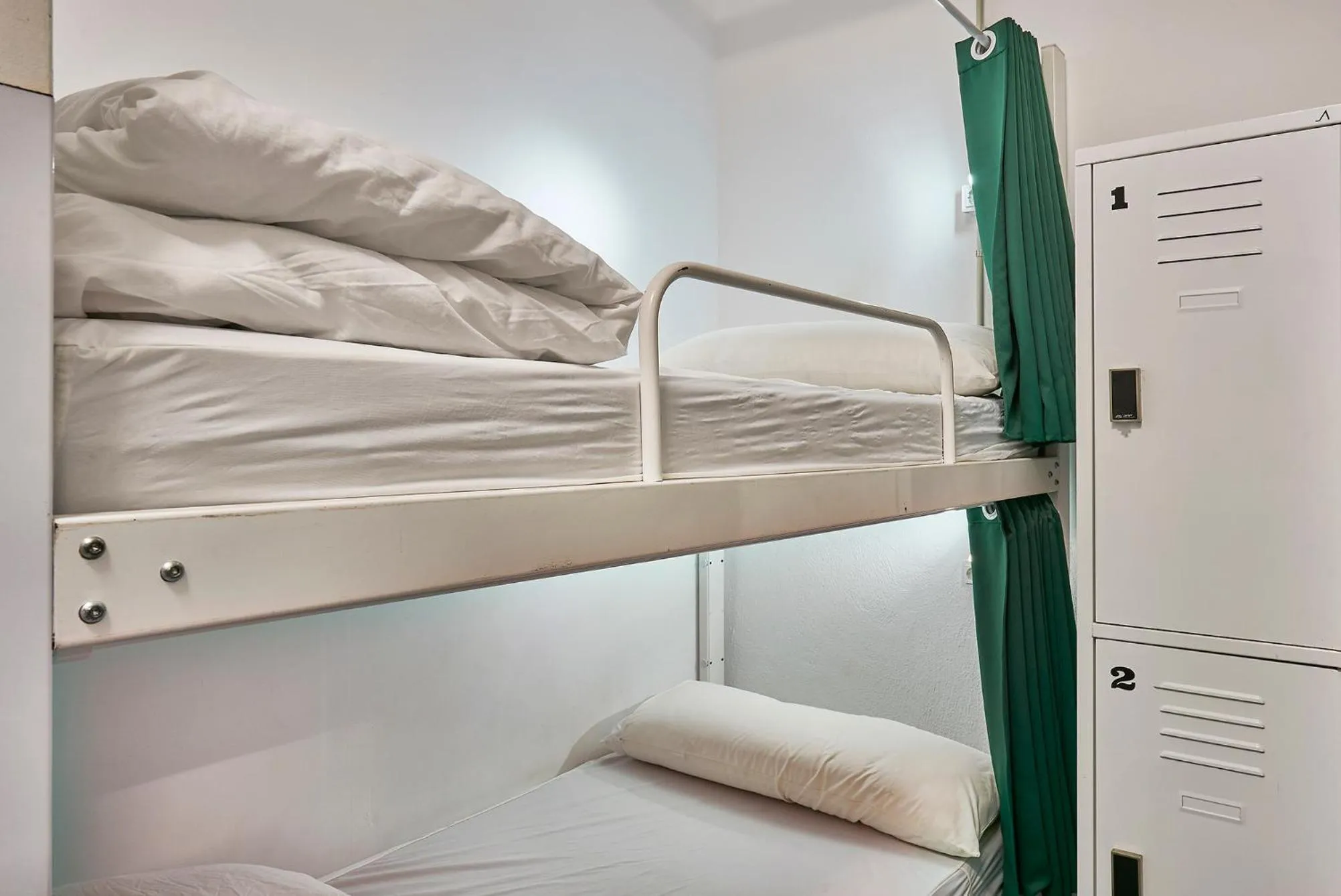 bunk bed in Hola Hostal Collblanc