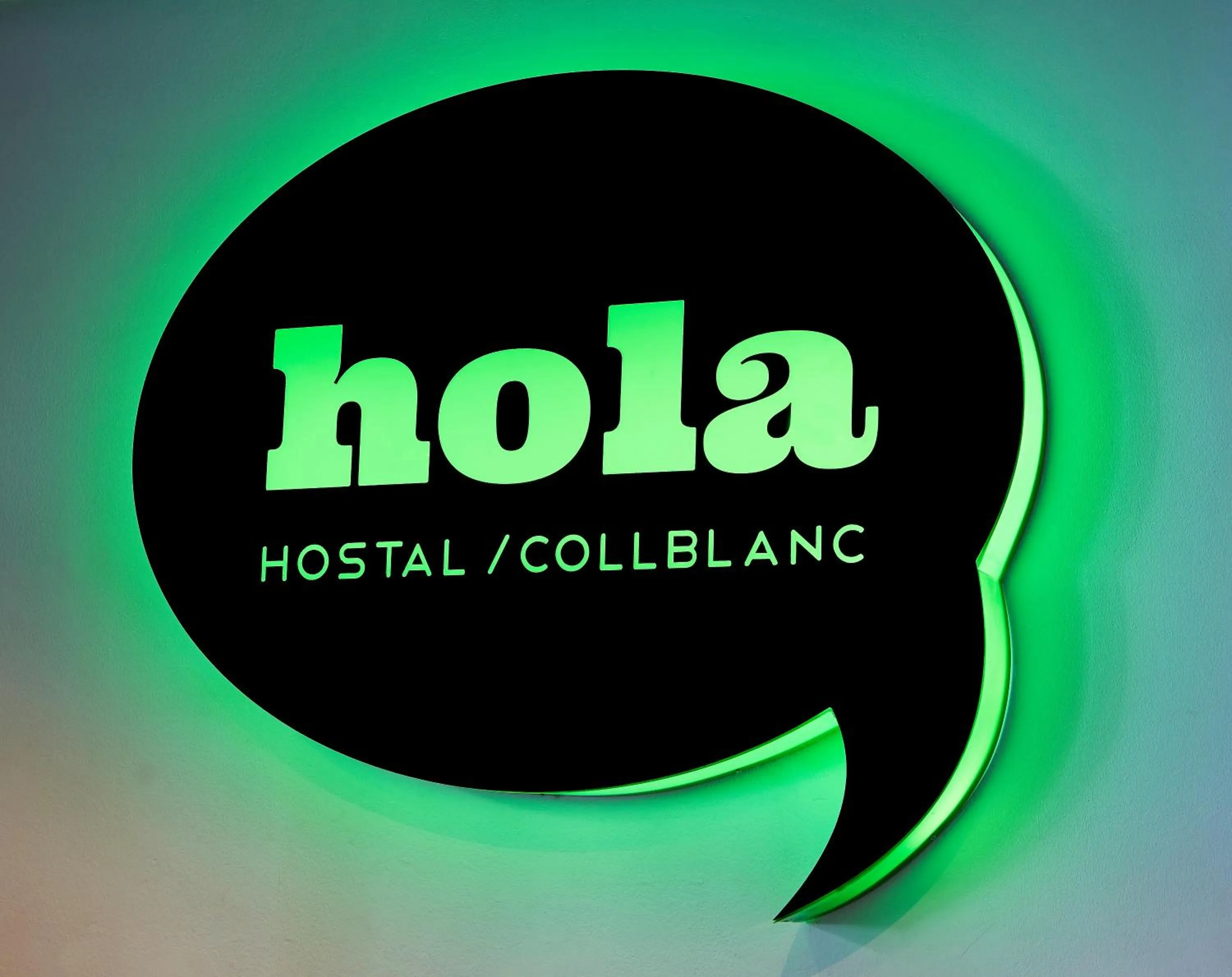 Property logo or sign in Hola Hostal Collblanc