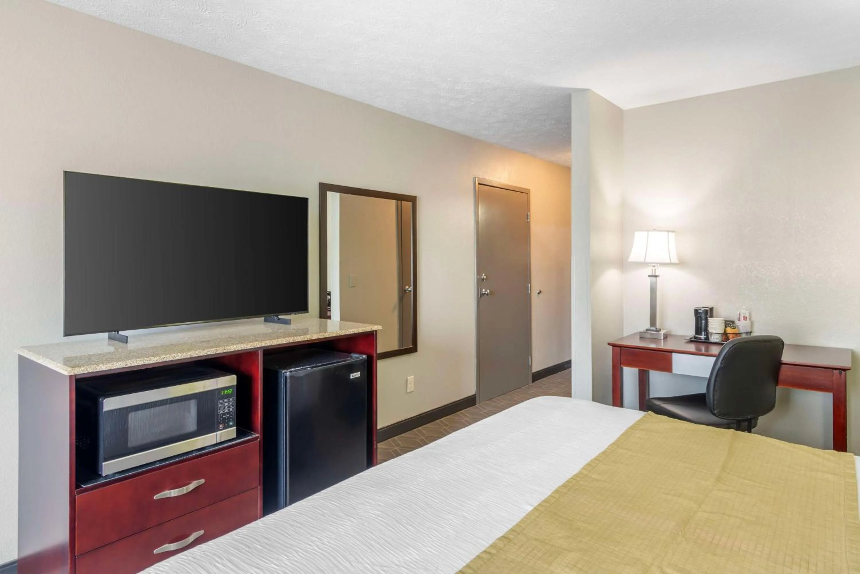 Bedroom, Bed in Best Western Auburn/Opelika Inn