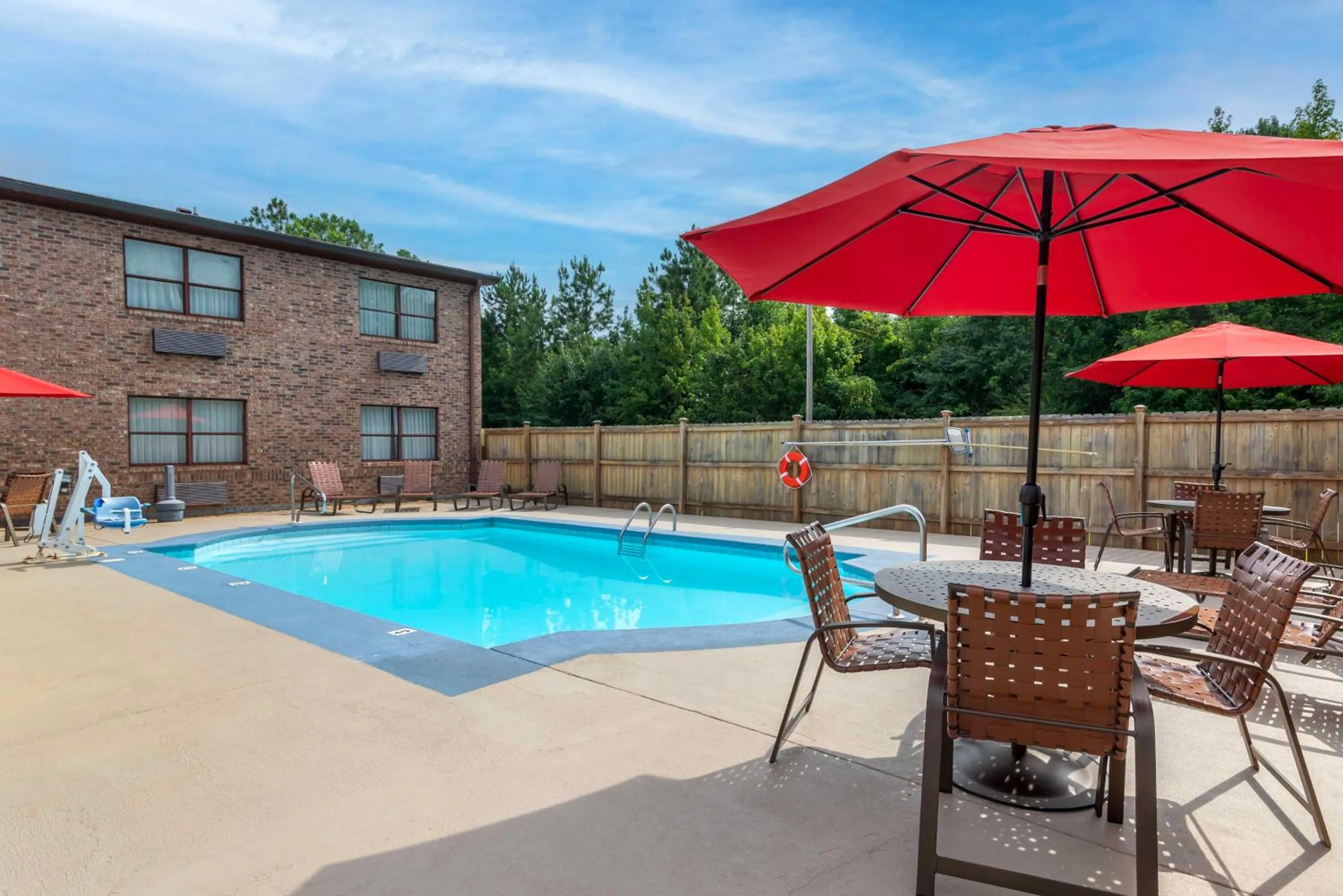 Pool view in Best Western Auburn/Opelika Inn