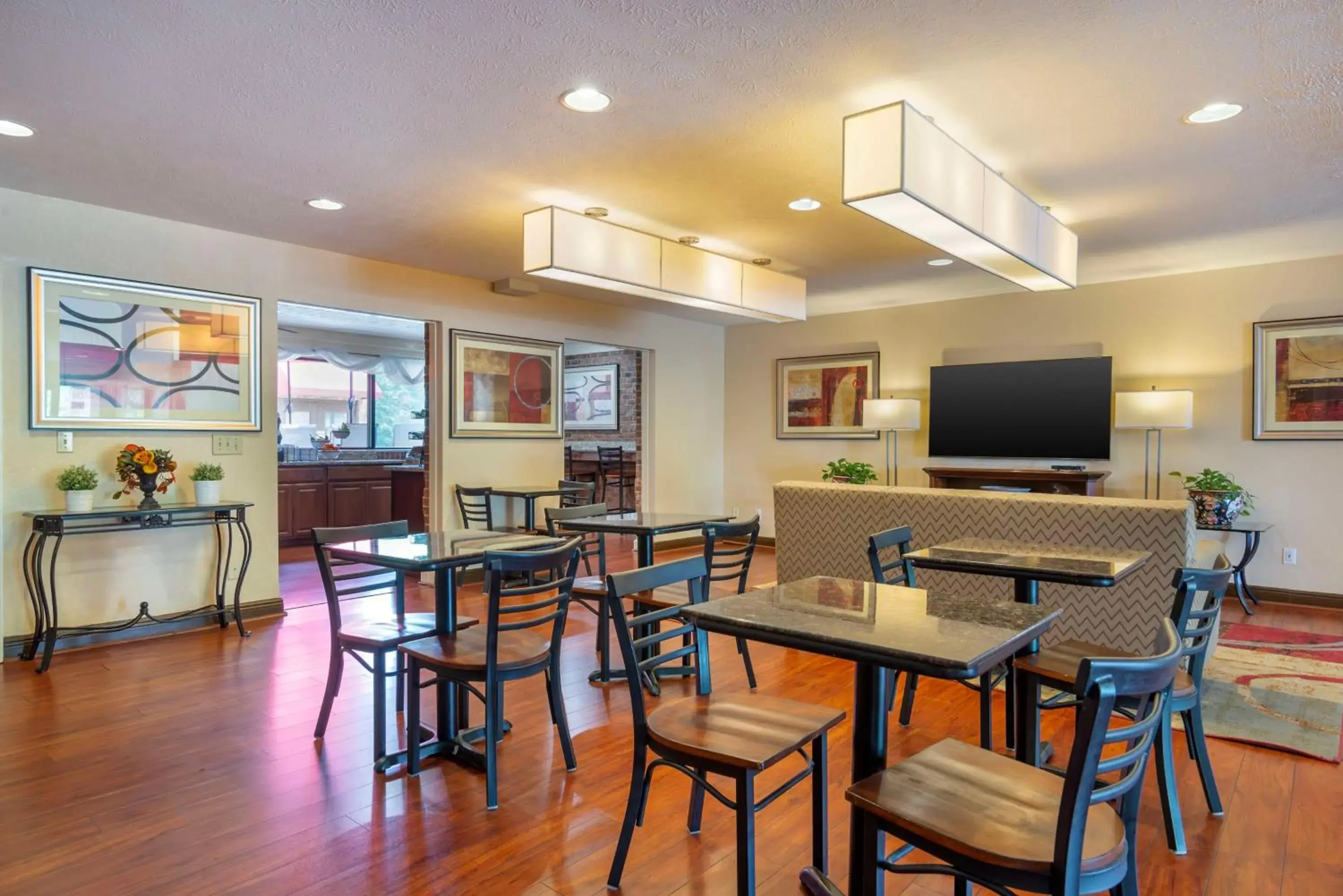 Breakfast in Best Western Auburn/Opelika Inn Breakfast in Best Western Auburn/Opelika Inn