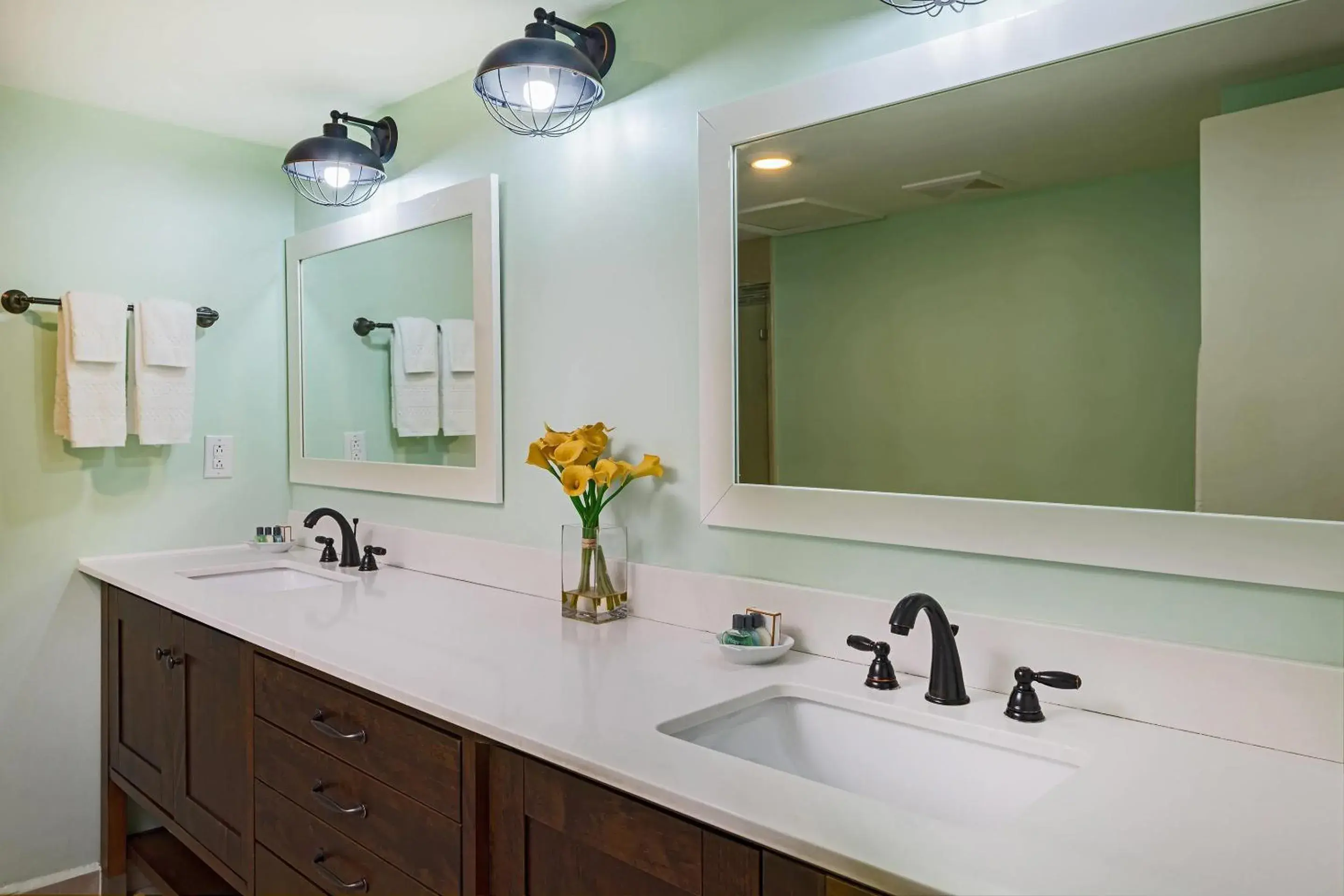 Bedroom in The Atrium Beach Resort and Spa Sint Maarten, Ascend Hotel Collection Bedroom in The Atrium Beach Resort and Spa Sint Maarten, Ascend Hotel Collection