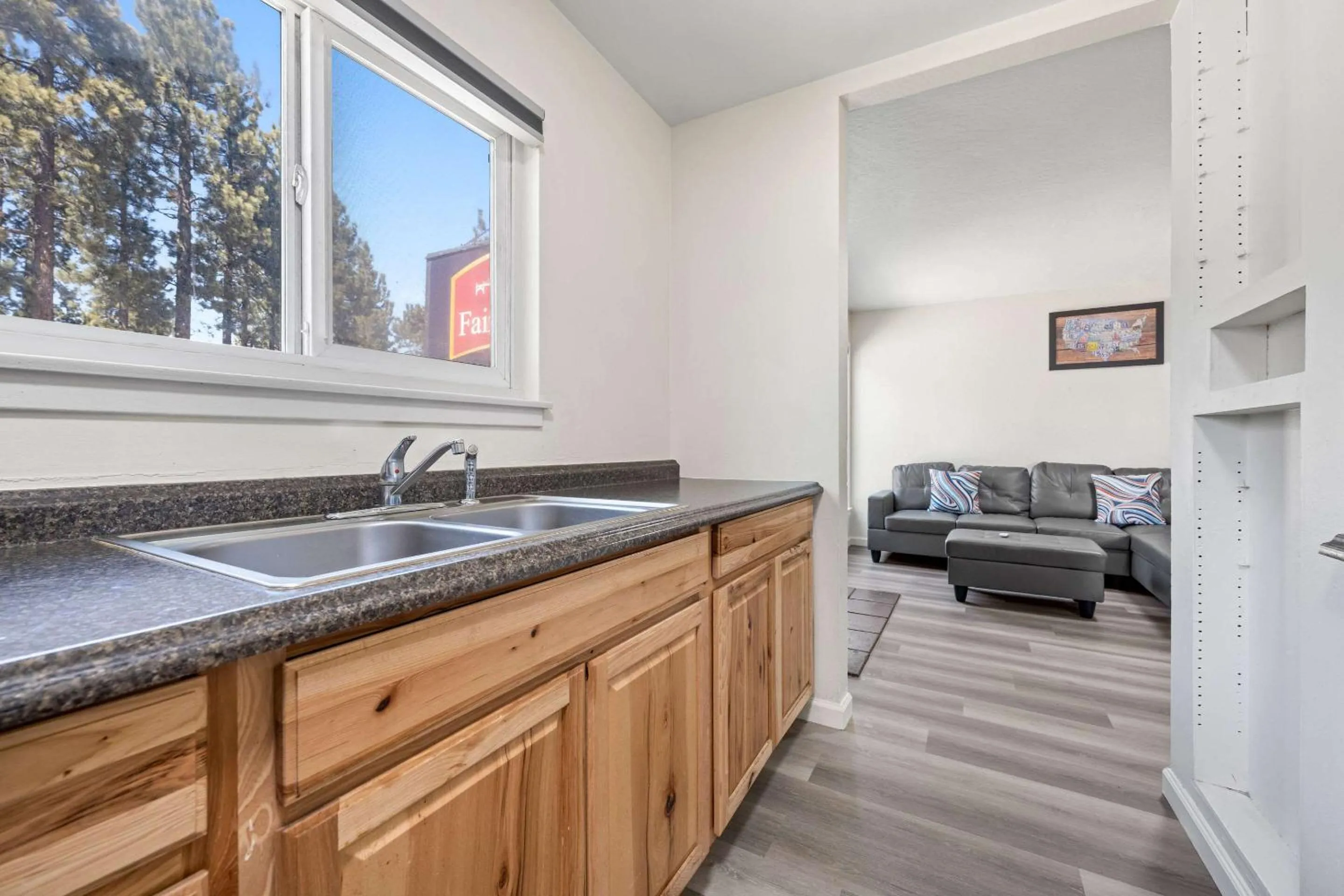 Kitchen or kitchenette in Econo Lodge Inn & Suites Heavenly Village Area