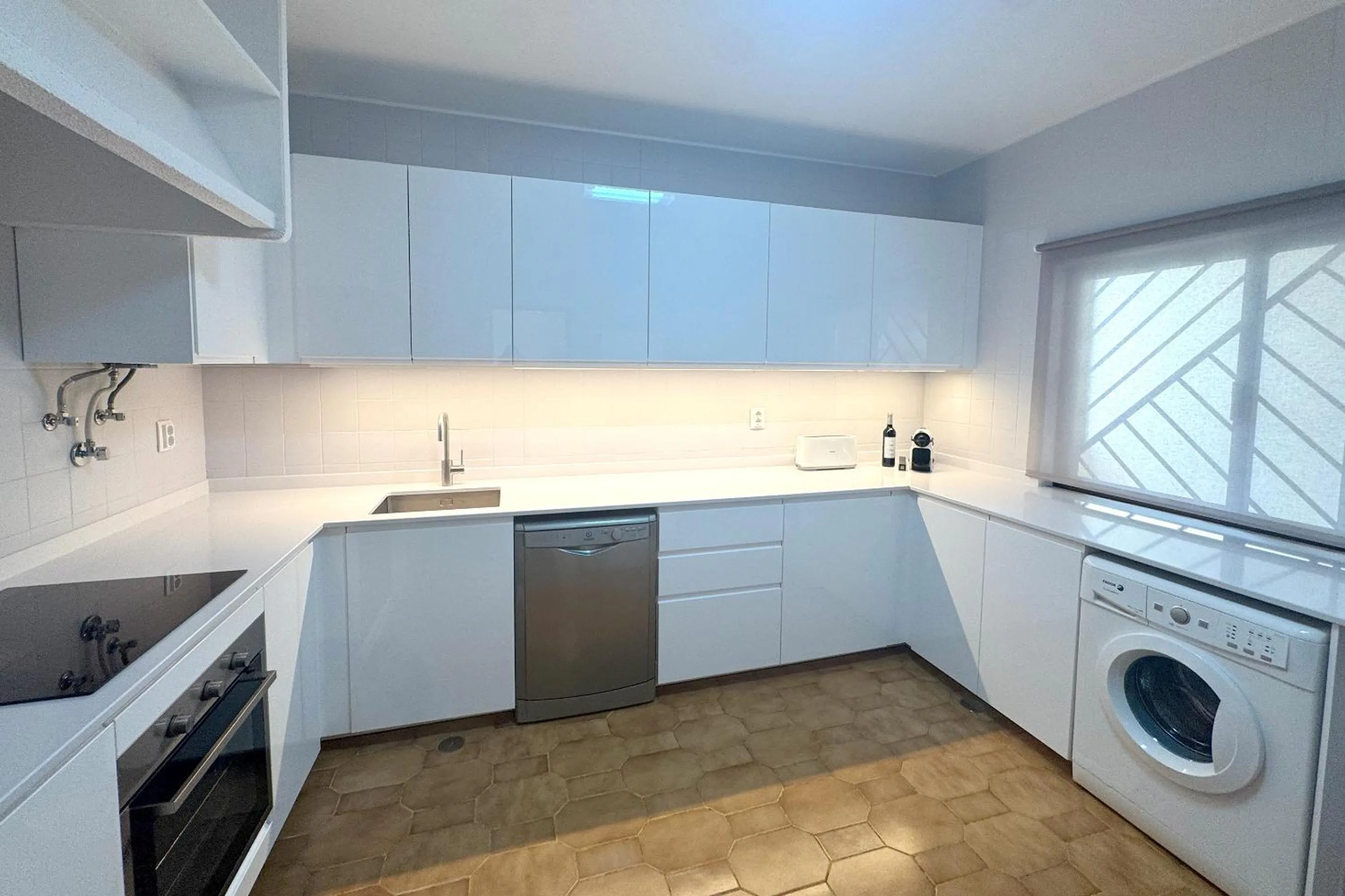 Apartment on the beach Dona Ana by amcf