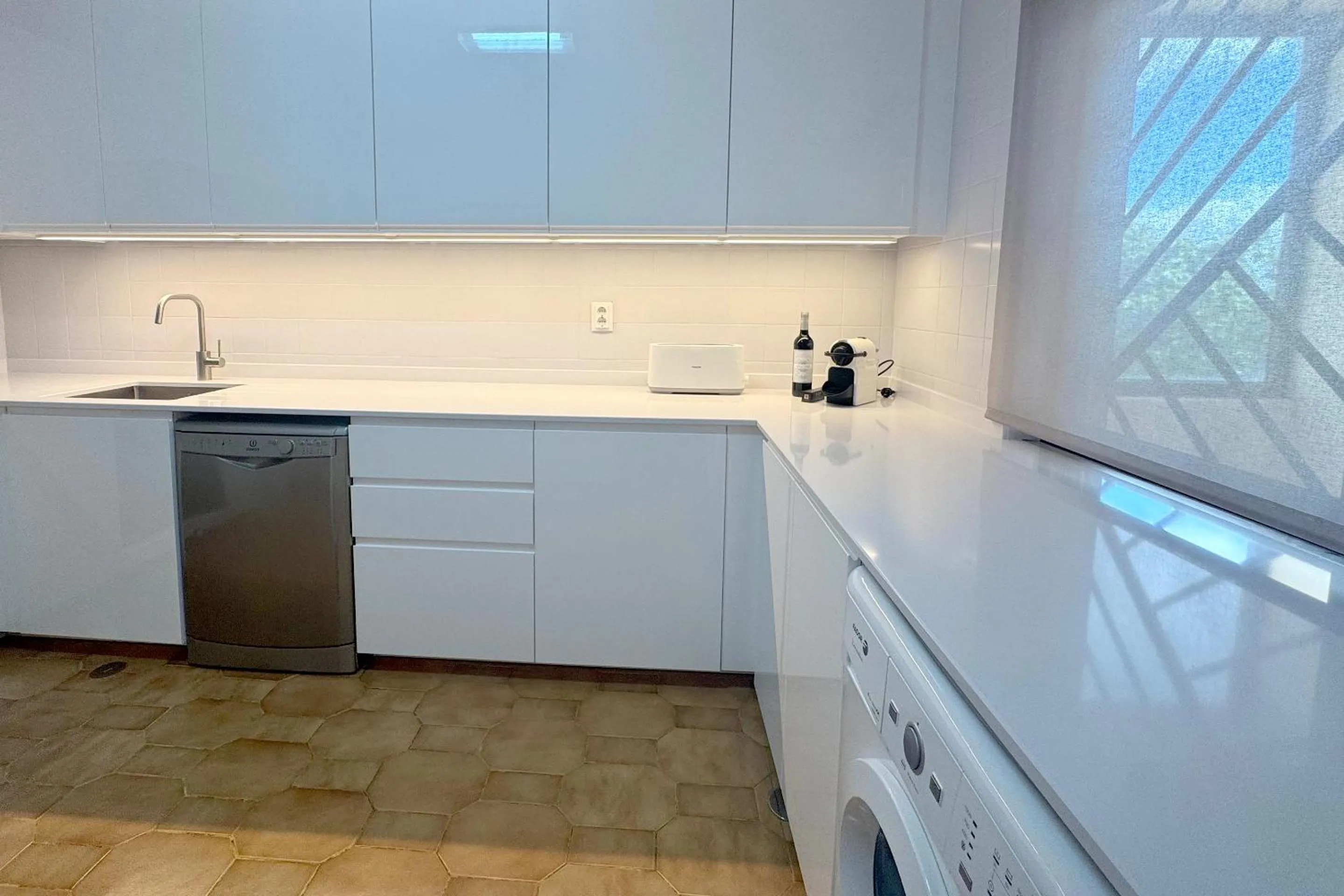 Apartment on the beach Dona Ana by amcf