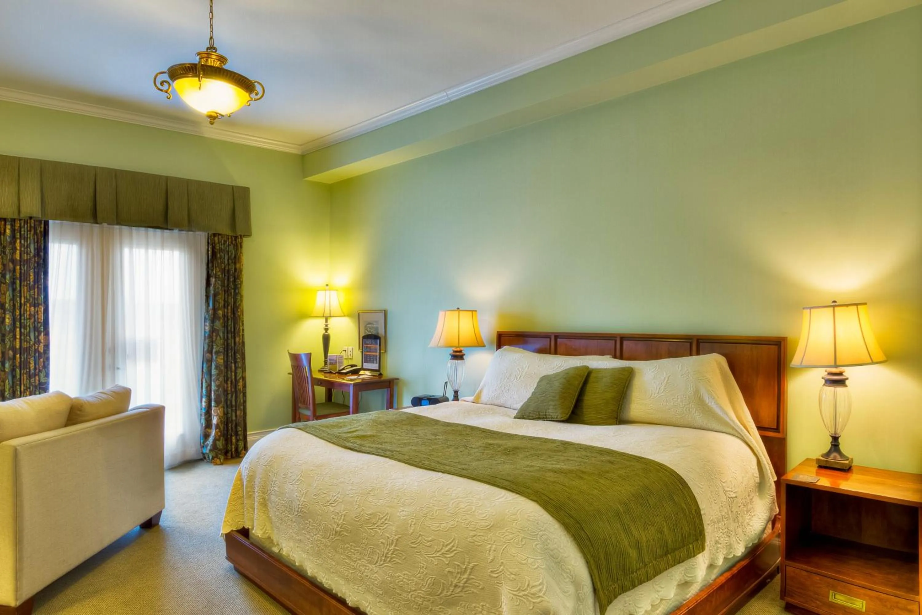 Bed in The Waring House