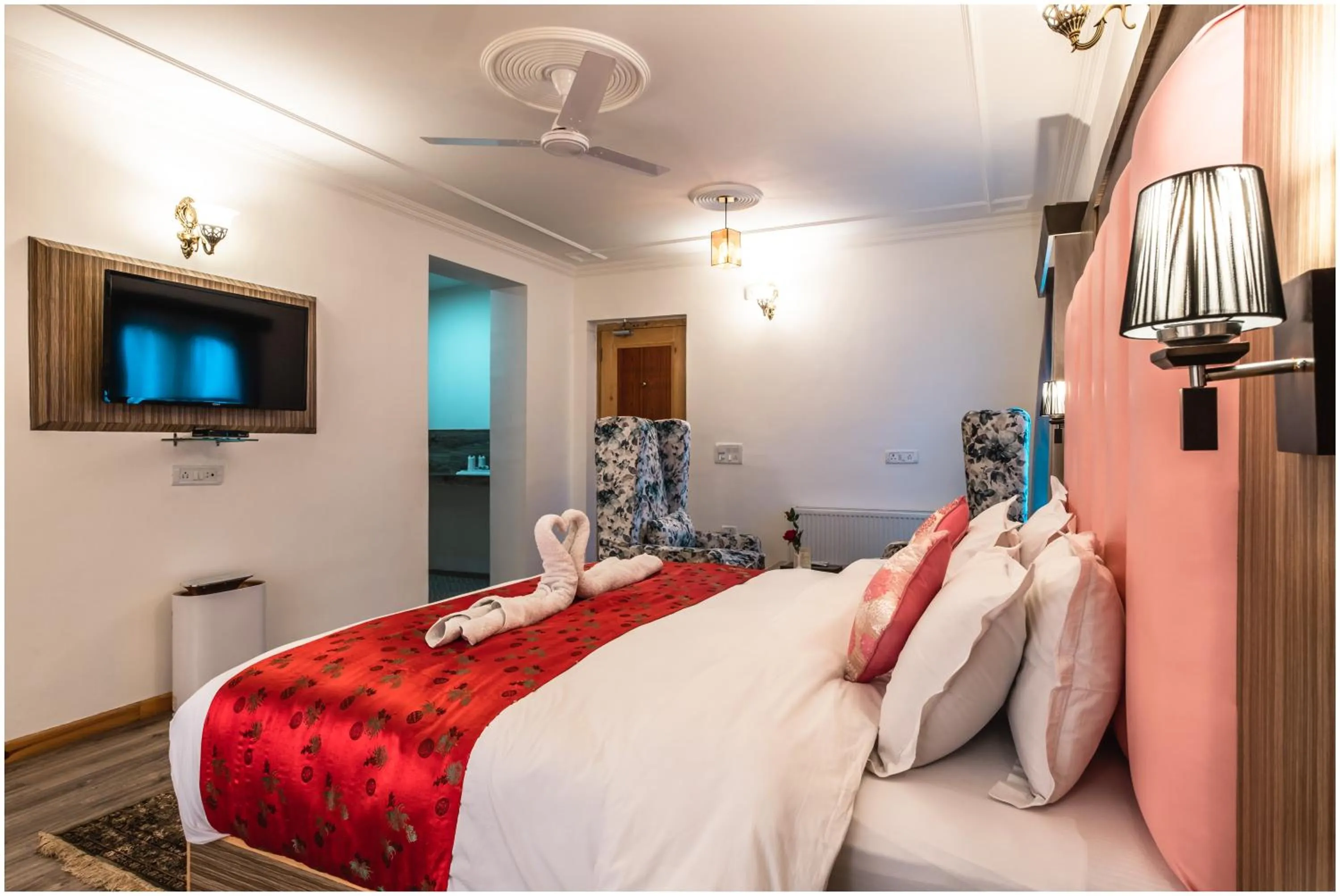 Bedroom, Bed in Sangaylay palace