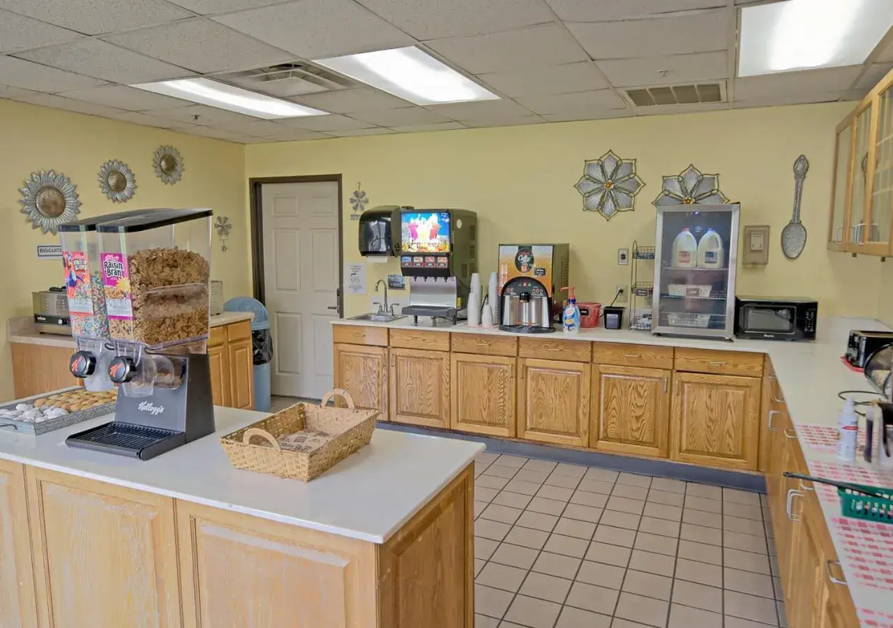 Breakfast in All Season Suites Breakfast in All Season Suites