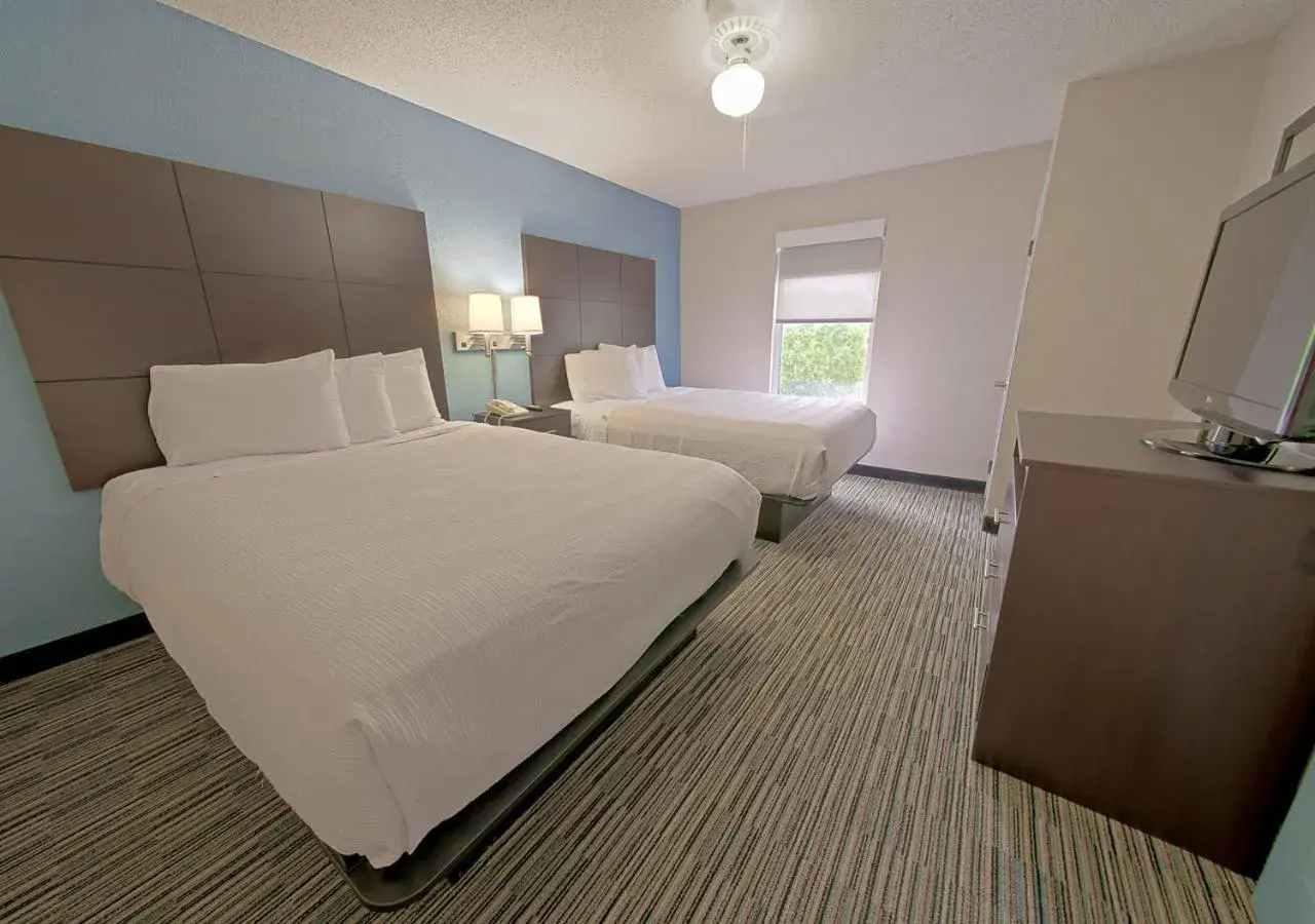 Bed in All Season Suites Bed in All Season Suites