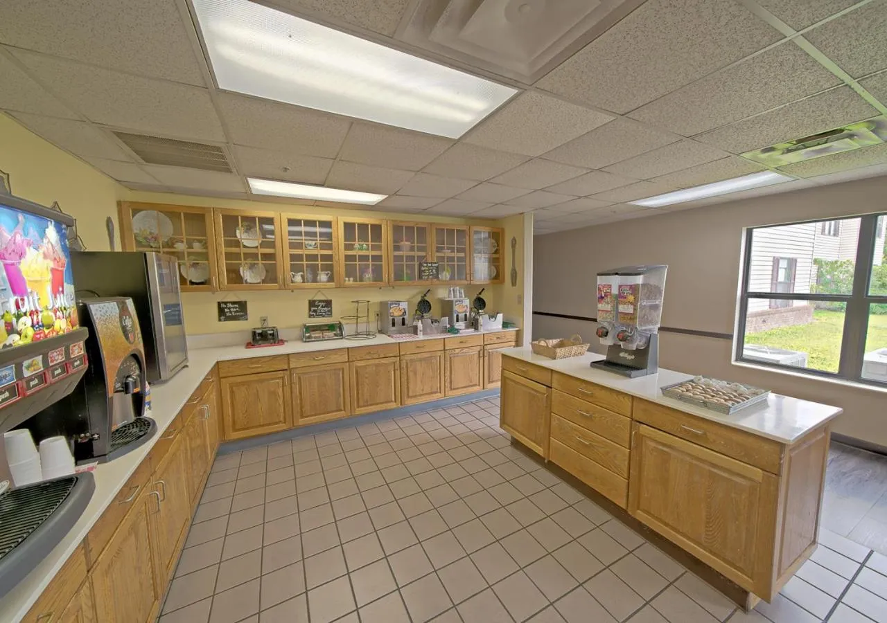 Breakfast in All Season Suites