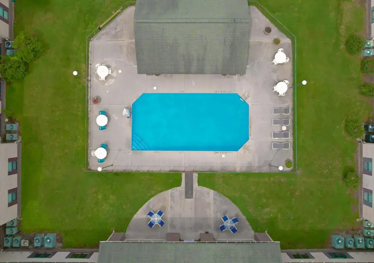 Pool view in All Season Suites Pool view in All Season Suites