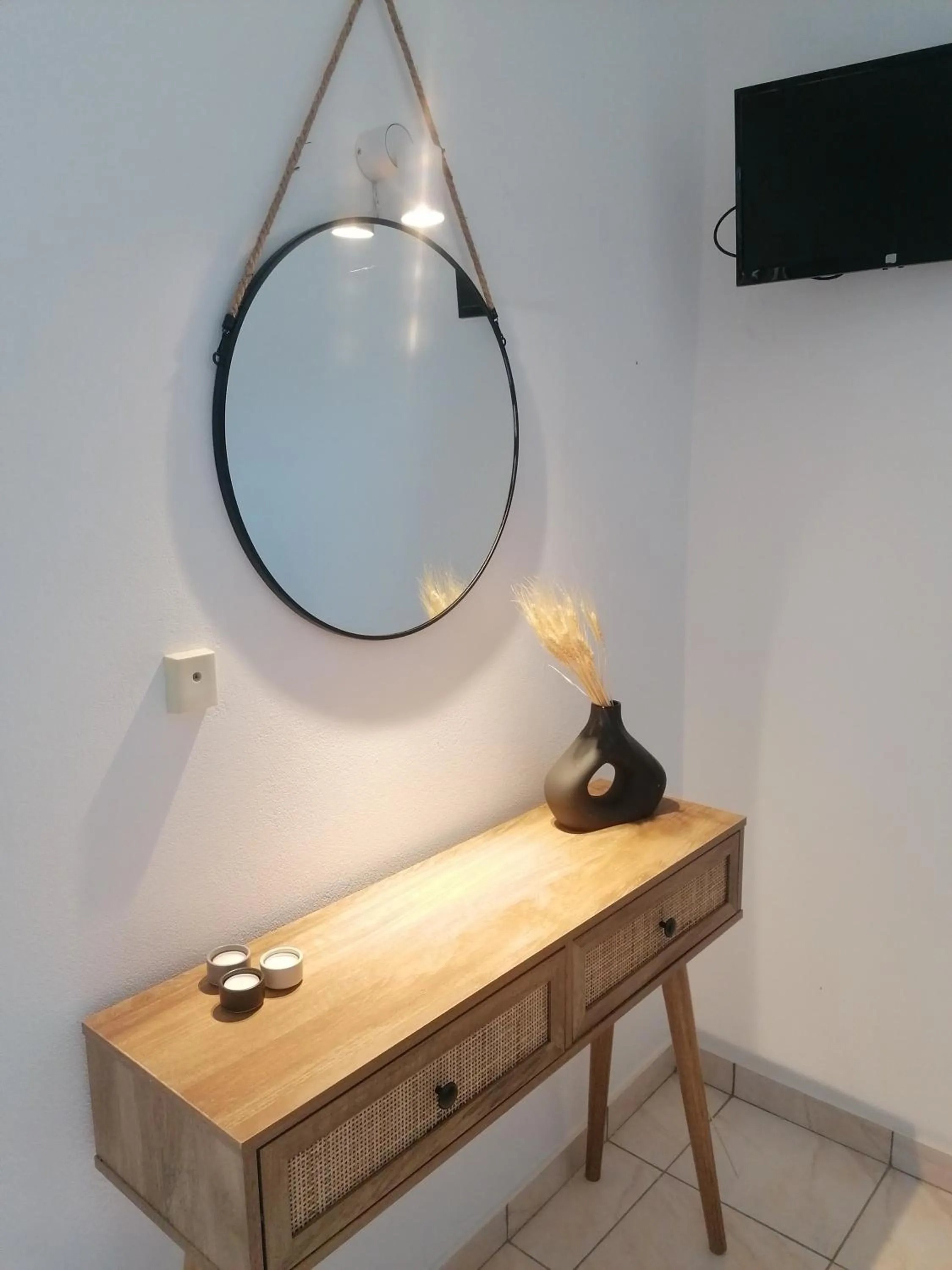 Photo of the whole room in Zefyros Studios