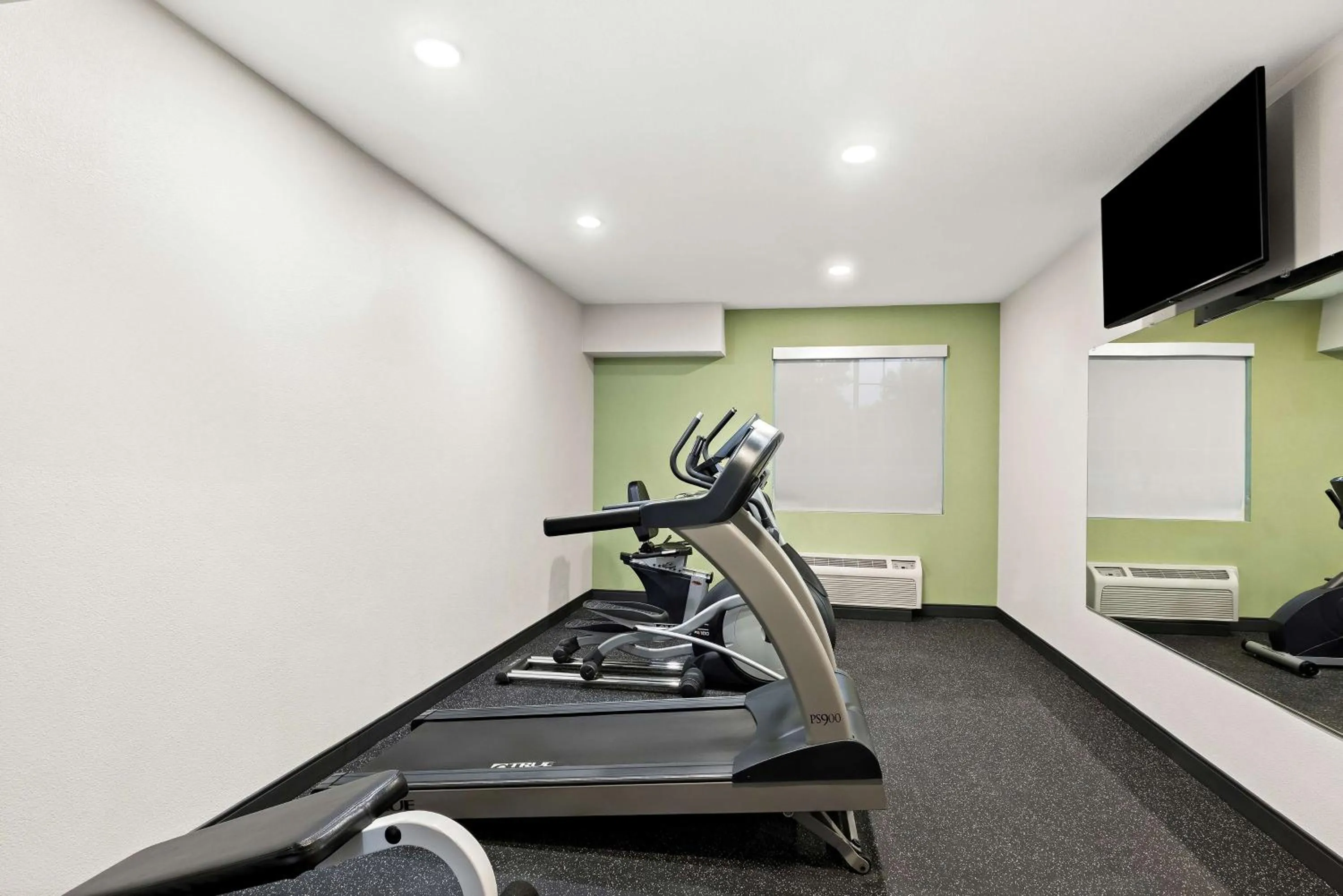 Fitness centre/facilities in Spark by Hilton Newest Hotel in Williams CA