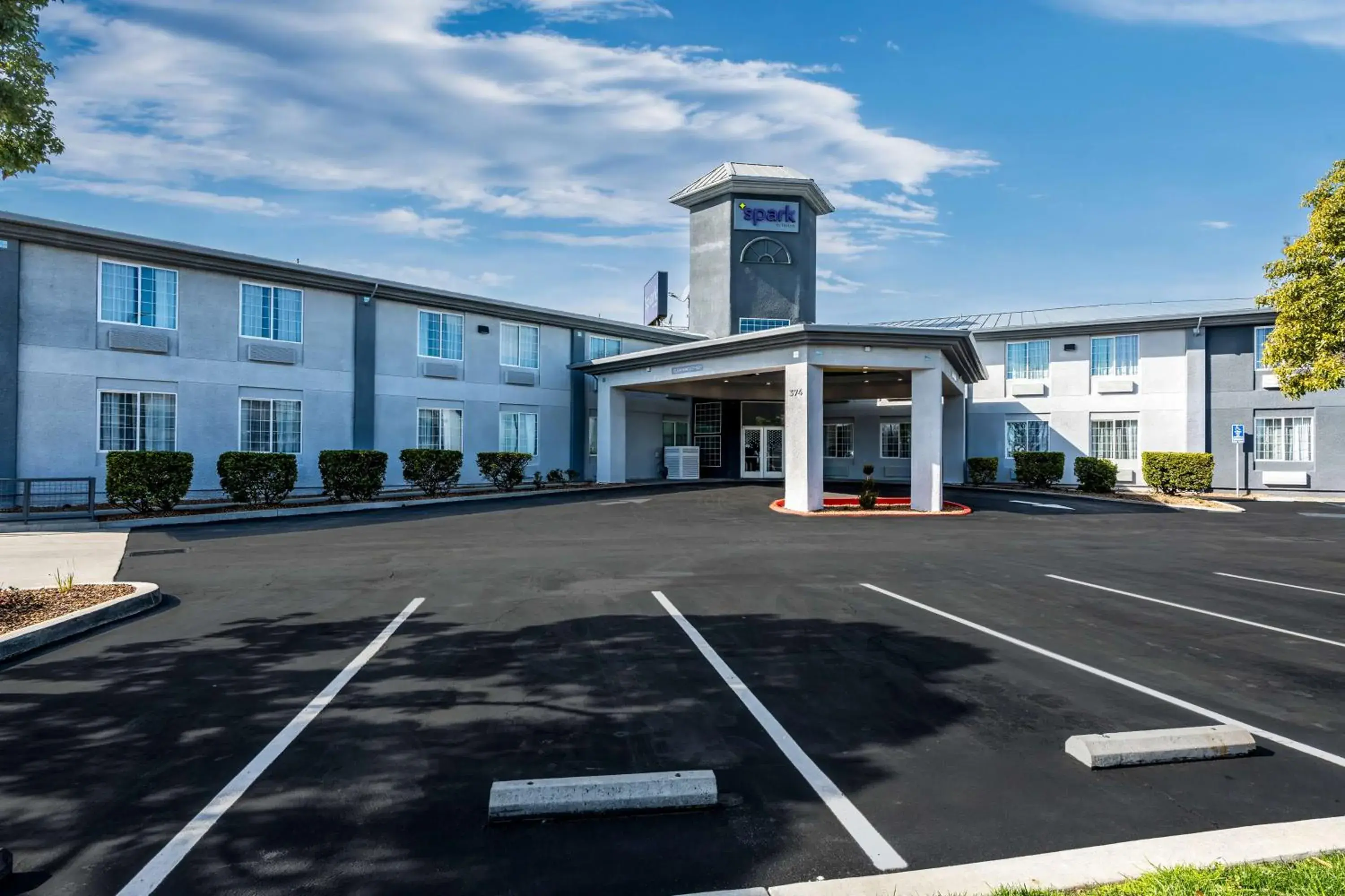 Property building in Spark by Hilton Newest Hotel in Williams CA Property building in Spark by Hilton Newest Hotel in Williams CA