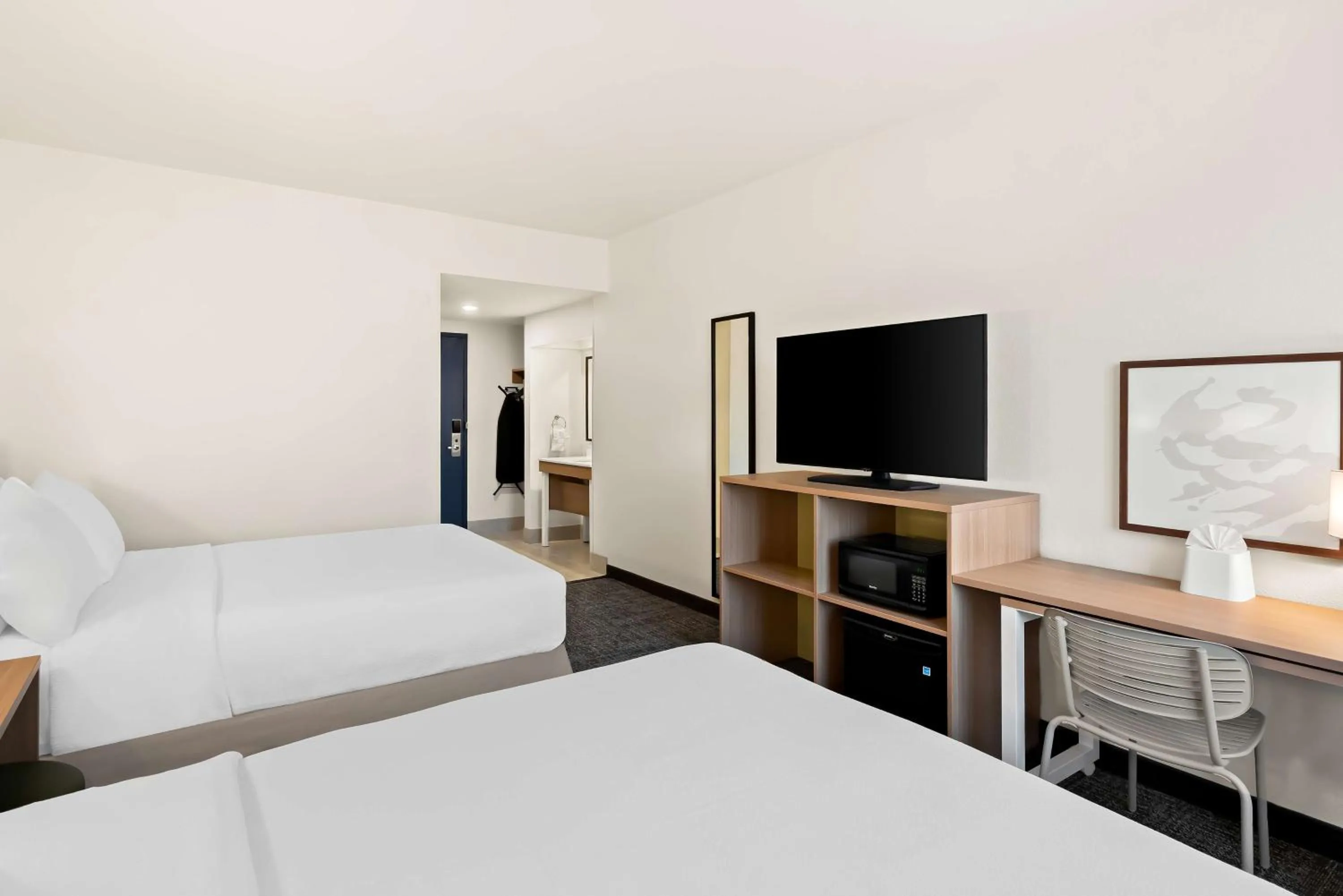 Bed in Spark by Hilton Newest Hotel in Williams CA