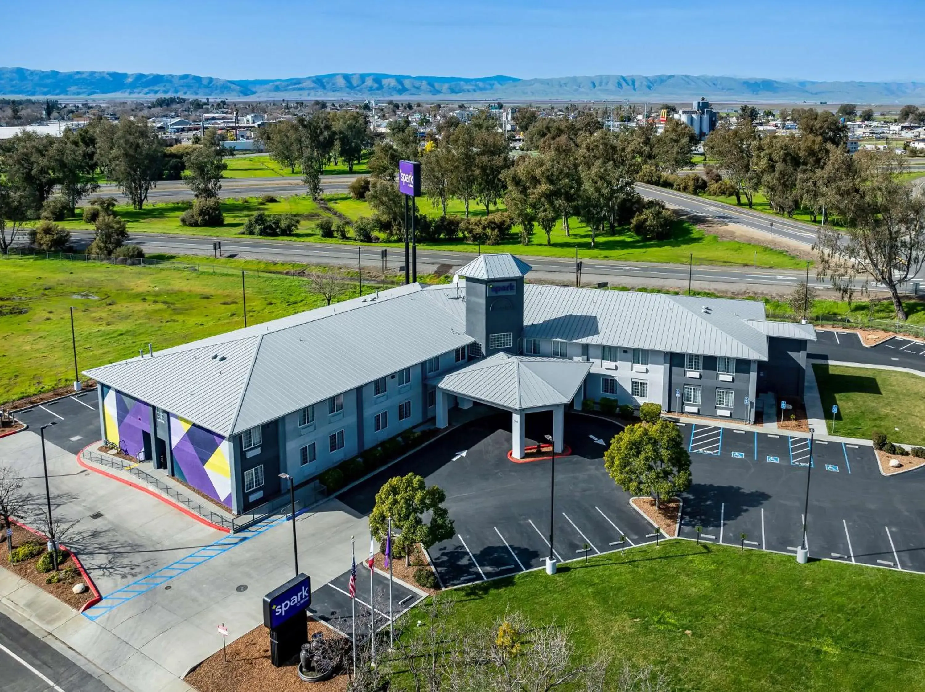 Property building in Spark by Hilton Newest Hotel in Williams CA Property building in Spark by Hilton Newest Hotel in Williams CA