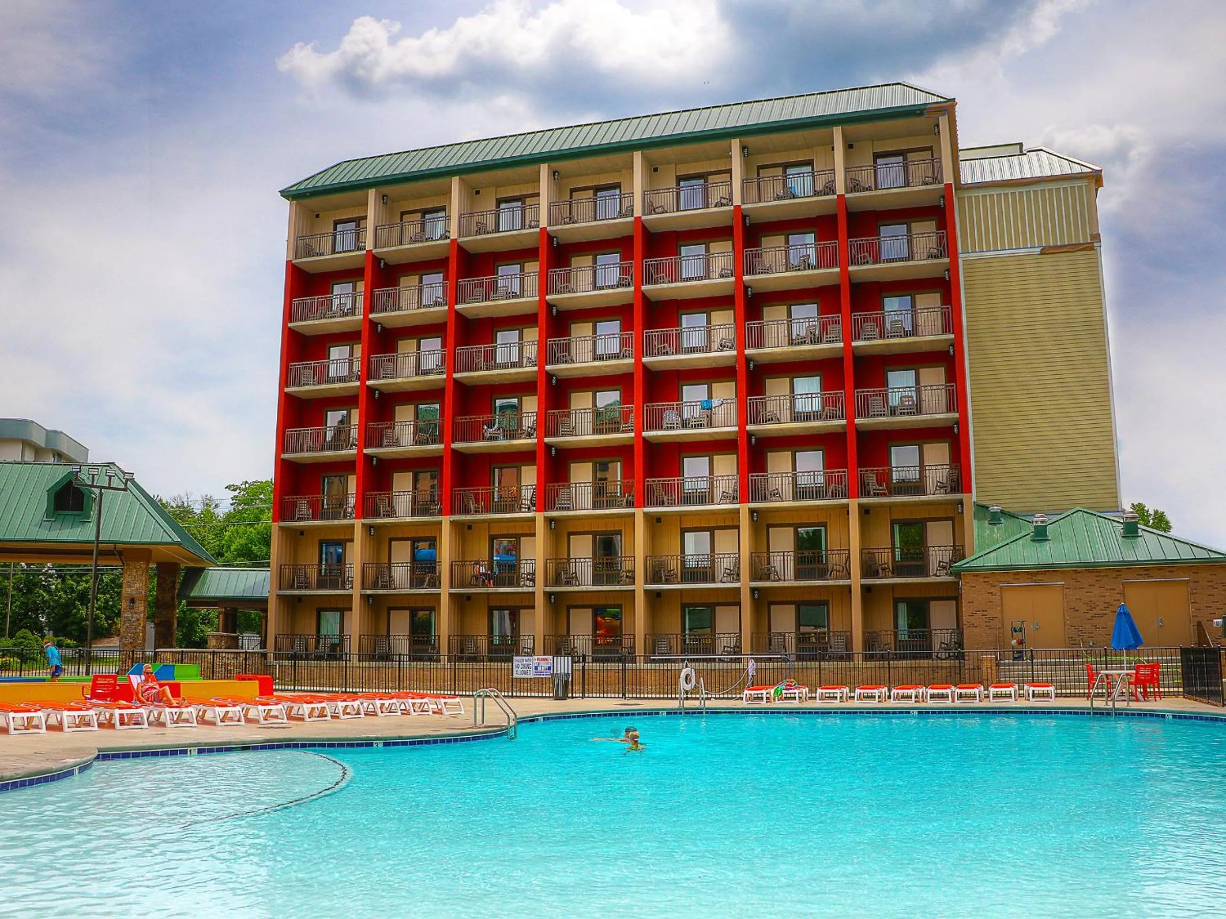Property building in Country Cascades Waterpark Resort