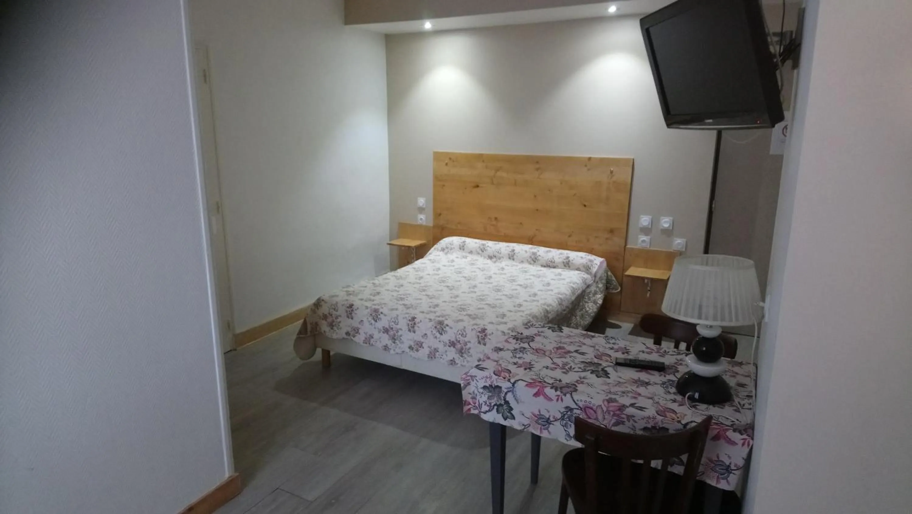 Bed in Hotel de la Poste