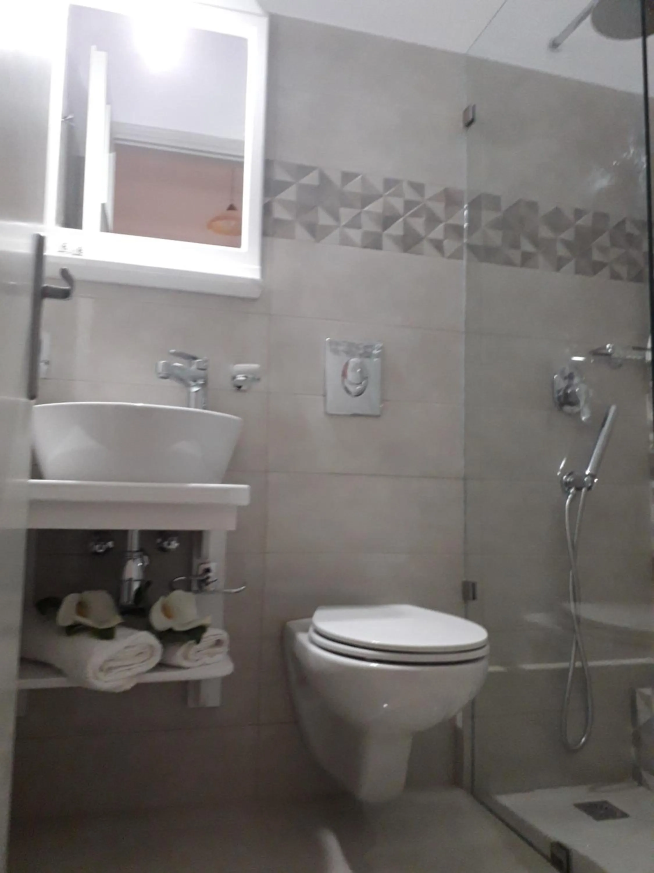 Shower in Golden Beach Studios Down Town